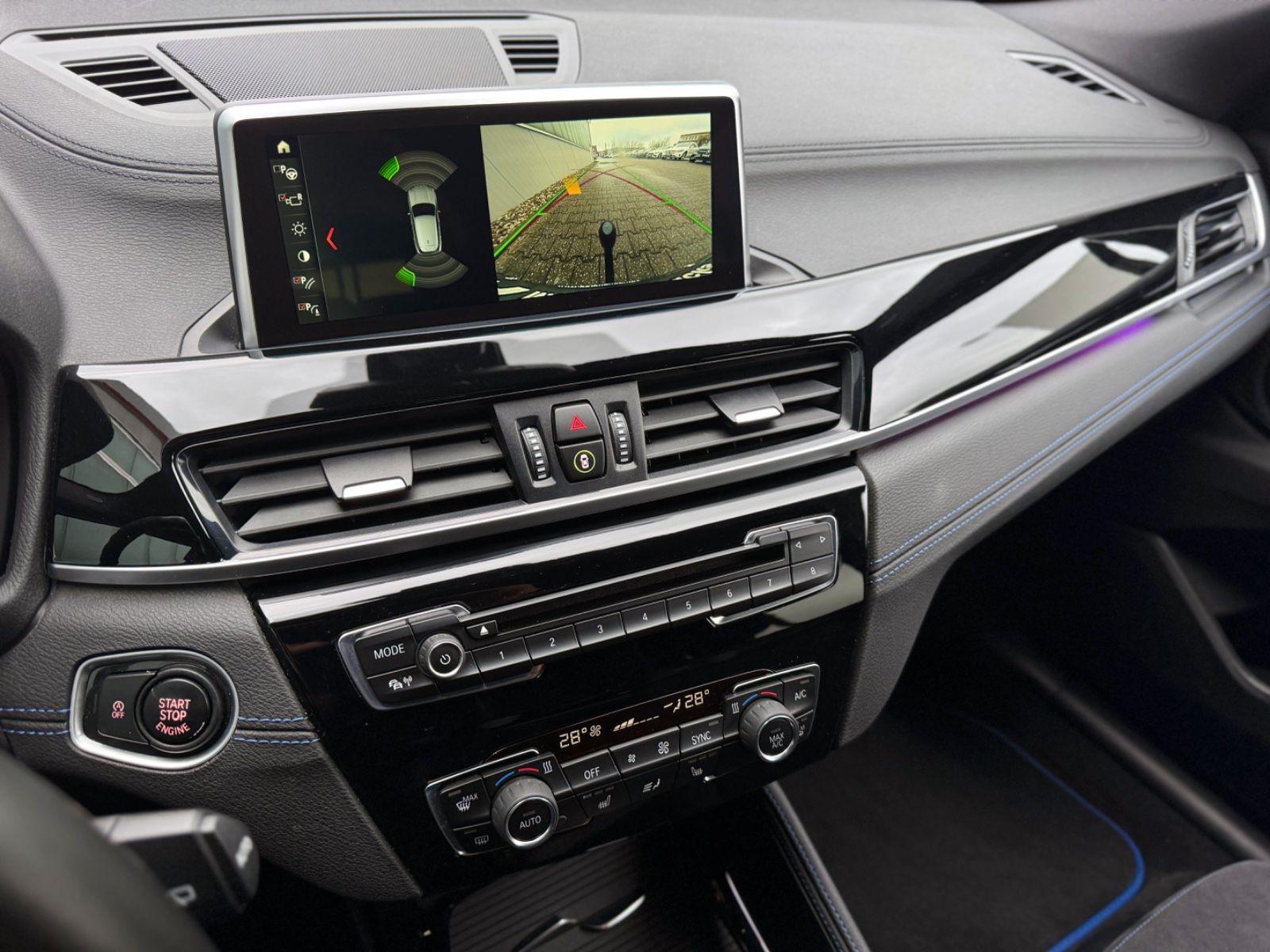 Fahrzeugabbildung BMW X2 20i M-SPORT *HEAD-UP|CAM|NAVI*