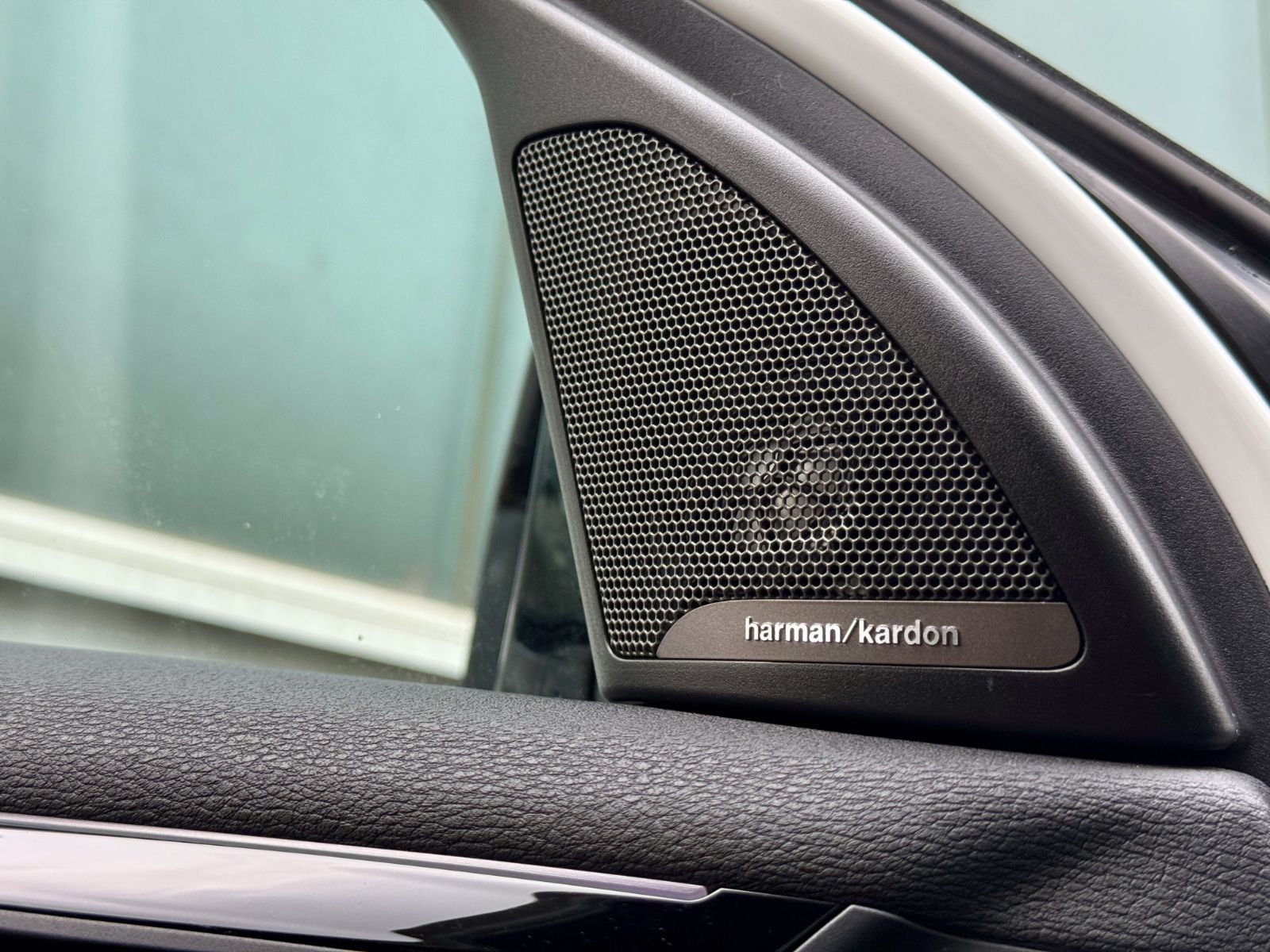 Fahrzeugabbildung BMW X2 20i M-SPORT *HEAD-UP|CAM|NAVI*