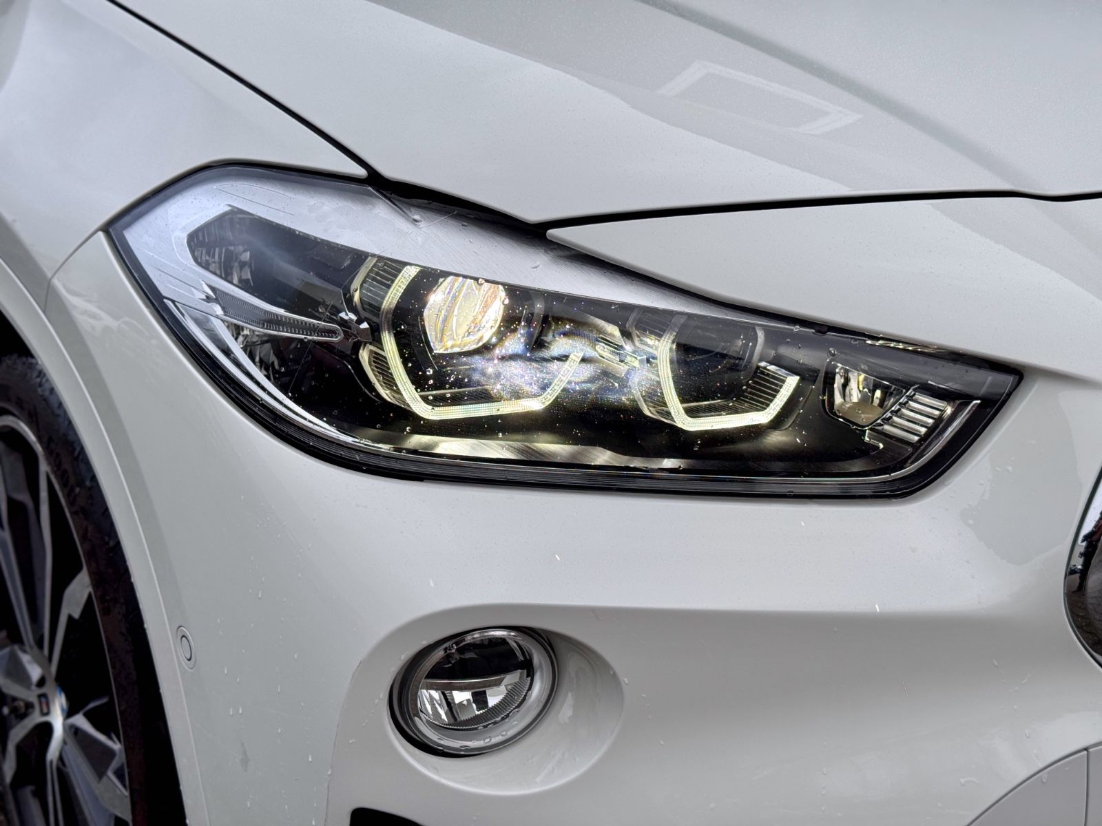 Fahrzeugabbildung BMW X2 20i M-SPORT *HEAD-UP|CAM|NAVI*