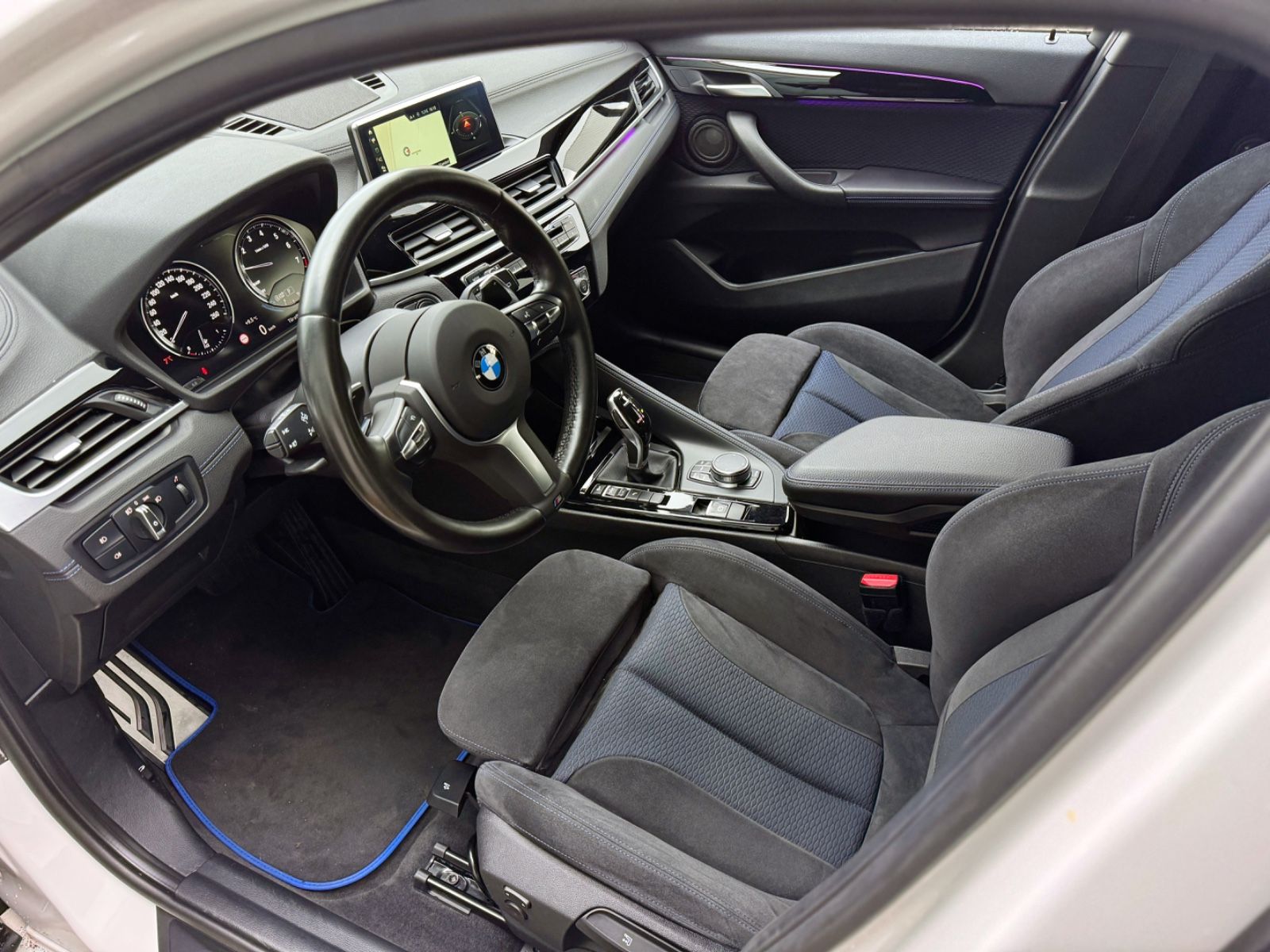 Fahrzeugabbildung BMW X2 20i M-SPORT *HEAD-UP|CAM|NAVI*