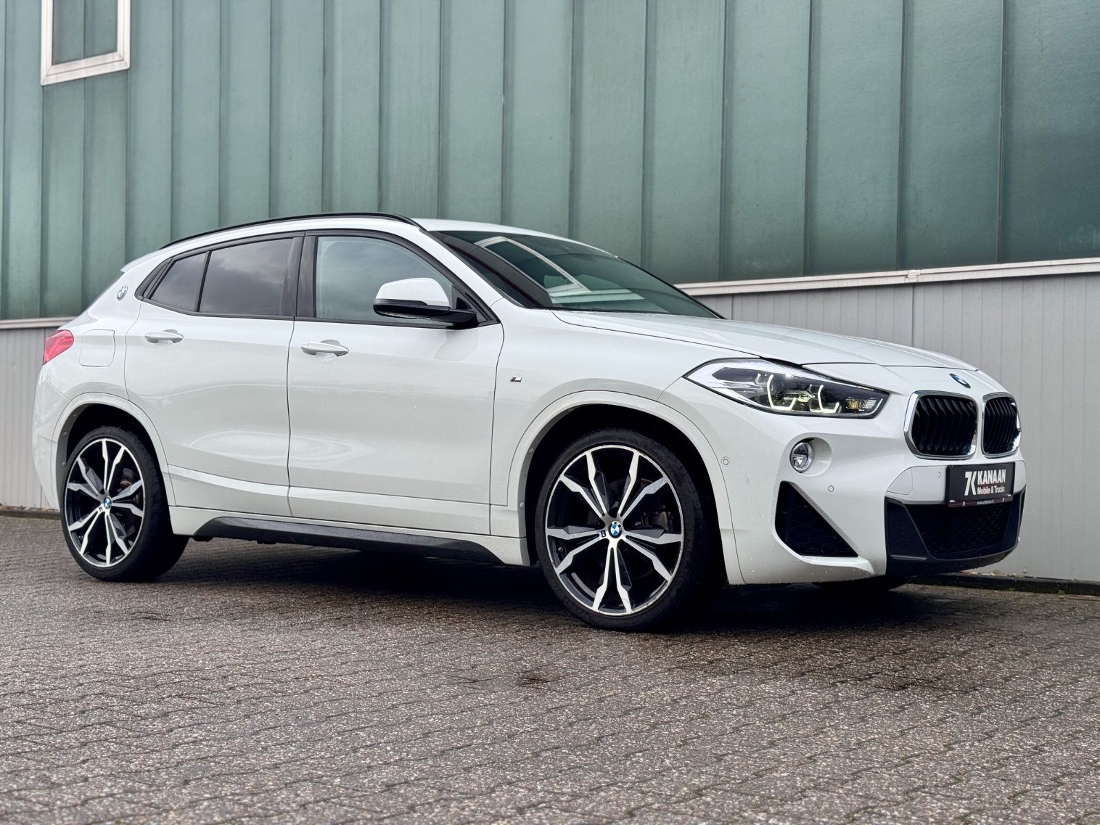 Fahrzeugabbildung BMW X2 20i M-SPORT *HEAD-UP|CAM|NAVI*