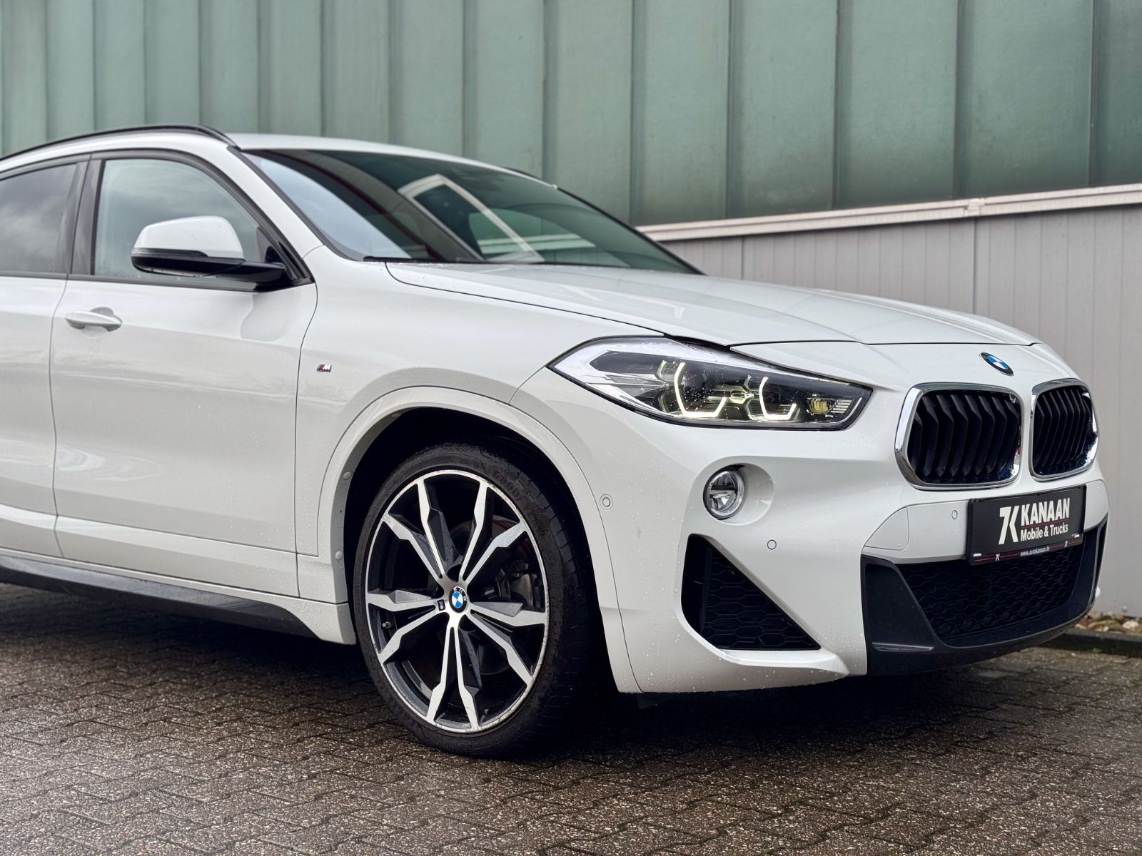 Fahrzeugabbildung BMW X2 20i M-SPORT *HEAD-UP|CAM|NAVI*