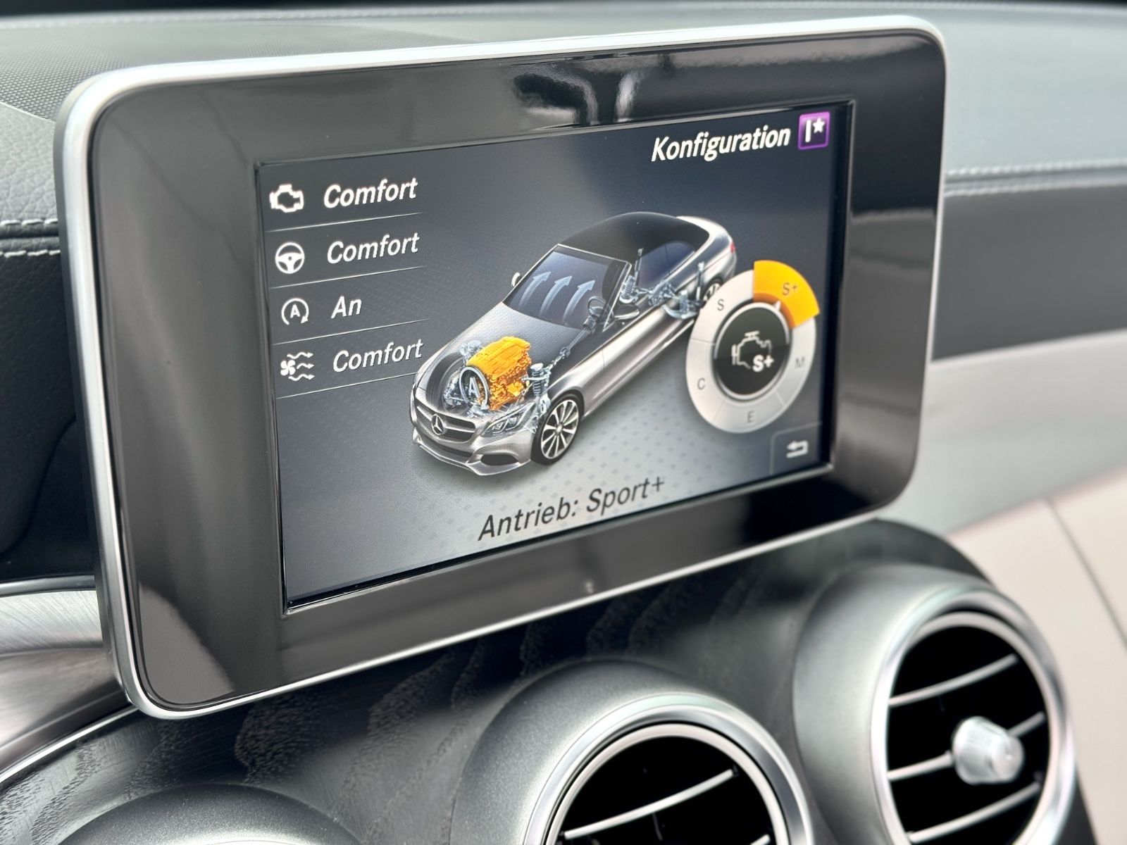 Fahrzeugabbildung Mercedes-Benz C 180 Cabriolet AMG-LINE *AHK|NAV|AIRSCARF|LED*