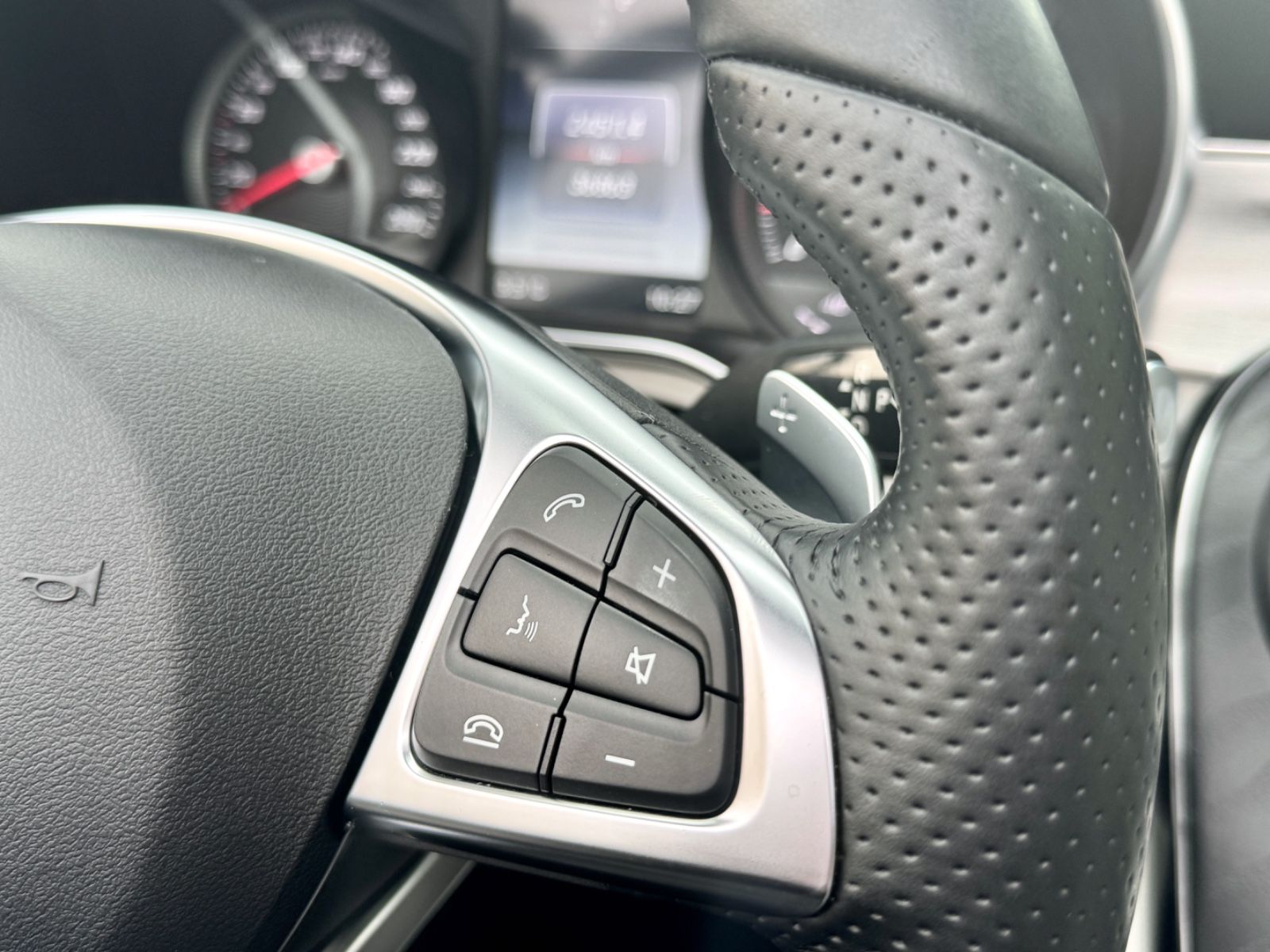 Fahrzeugabbildung Mercedes-Benz C 180 Cabriolet AMG-LINE *AHK|NAV|AIRSCARF|LED*