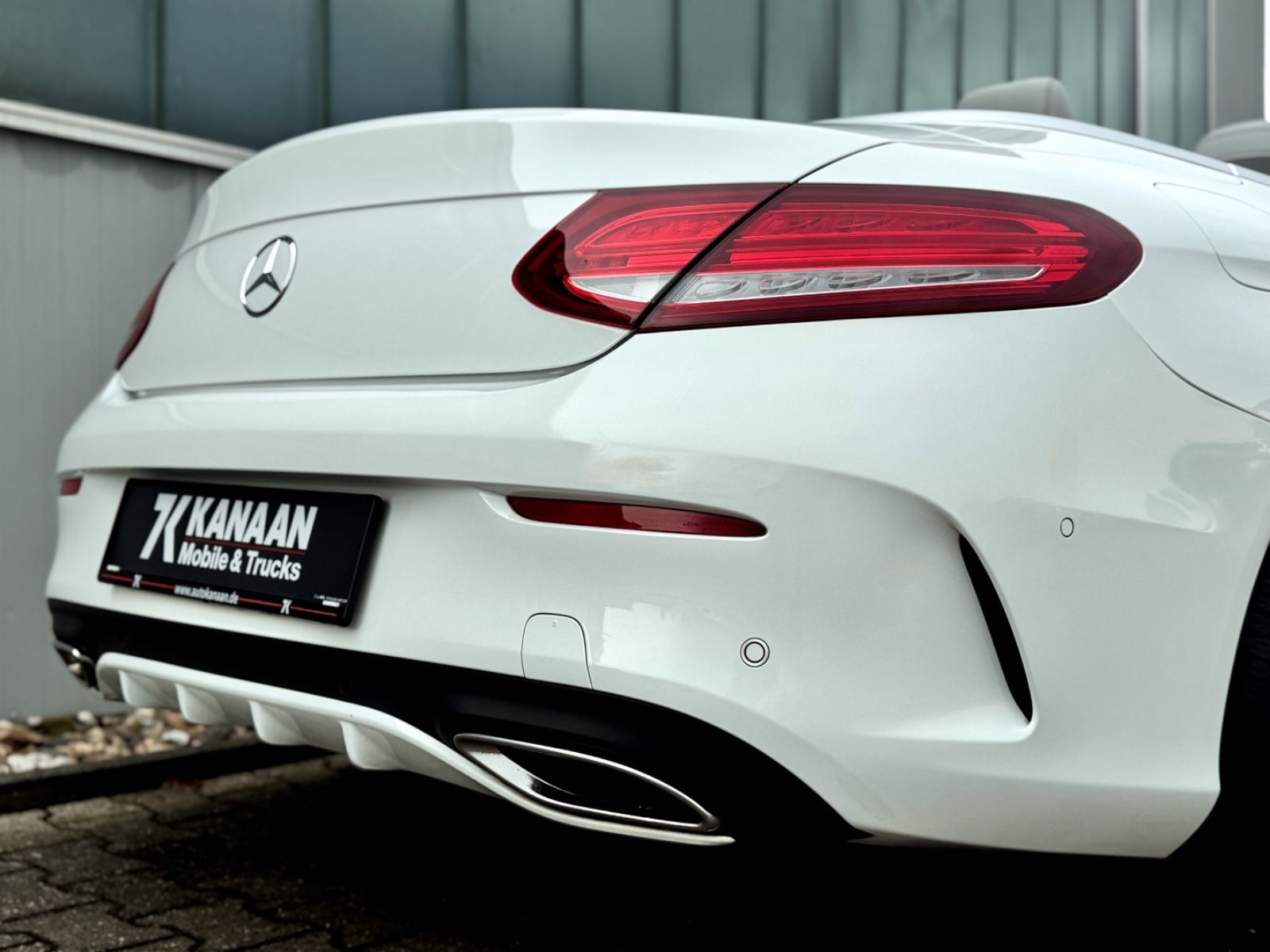 Fahrzeugabbildung Mercedes-Benz C 180 Cabriolet AMG-LINE *AHK|NAV|AIRSCARF|LED*