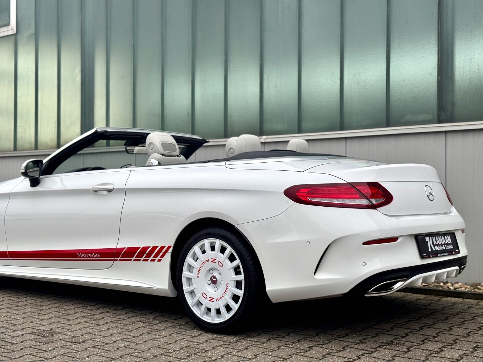 Fahrzeugabbildung Mercedes-Benz C 180 Cabriolet AMG-LINE *AHK|NAV|AIRSCARF|LED*