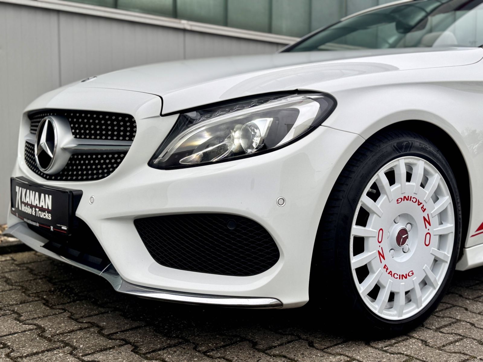 Fahrzeugabbildung Mercedes-Benz C 180 Cabriolet AMG-LINE *AHK|NAV|AIRSCARF|LED*