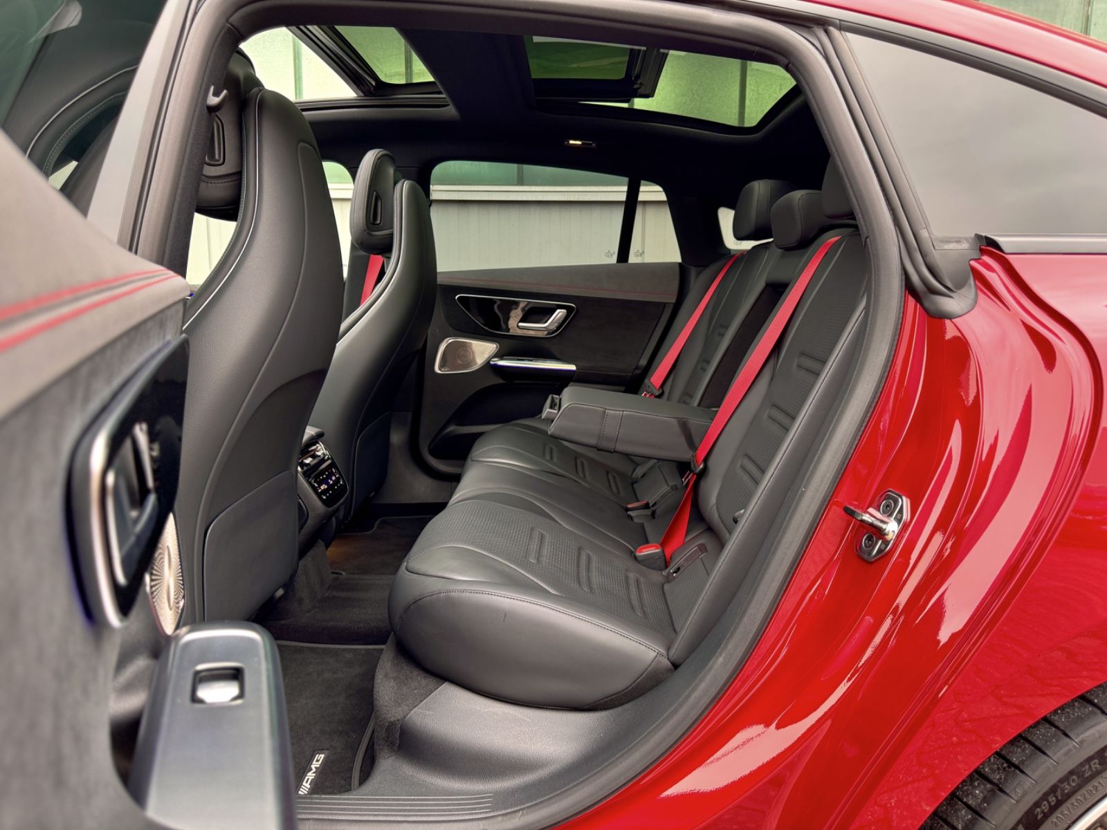 Fahrzeugabbildung Mercedes-Benz EQE AMG 53 *360°|ASSIST|PREMIUM|DYNAMIC|PANO|21*