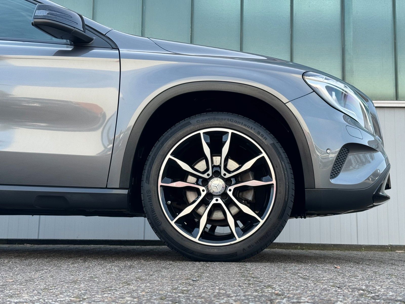 Fahrzeugabbildung Mercedes-Benz GLA 180 Urban-Score *XENON|NIGHT|NAVI|SHZ*