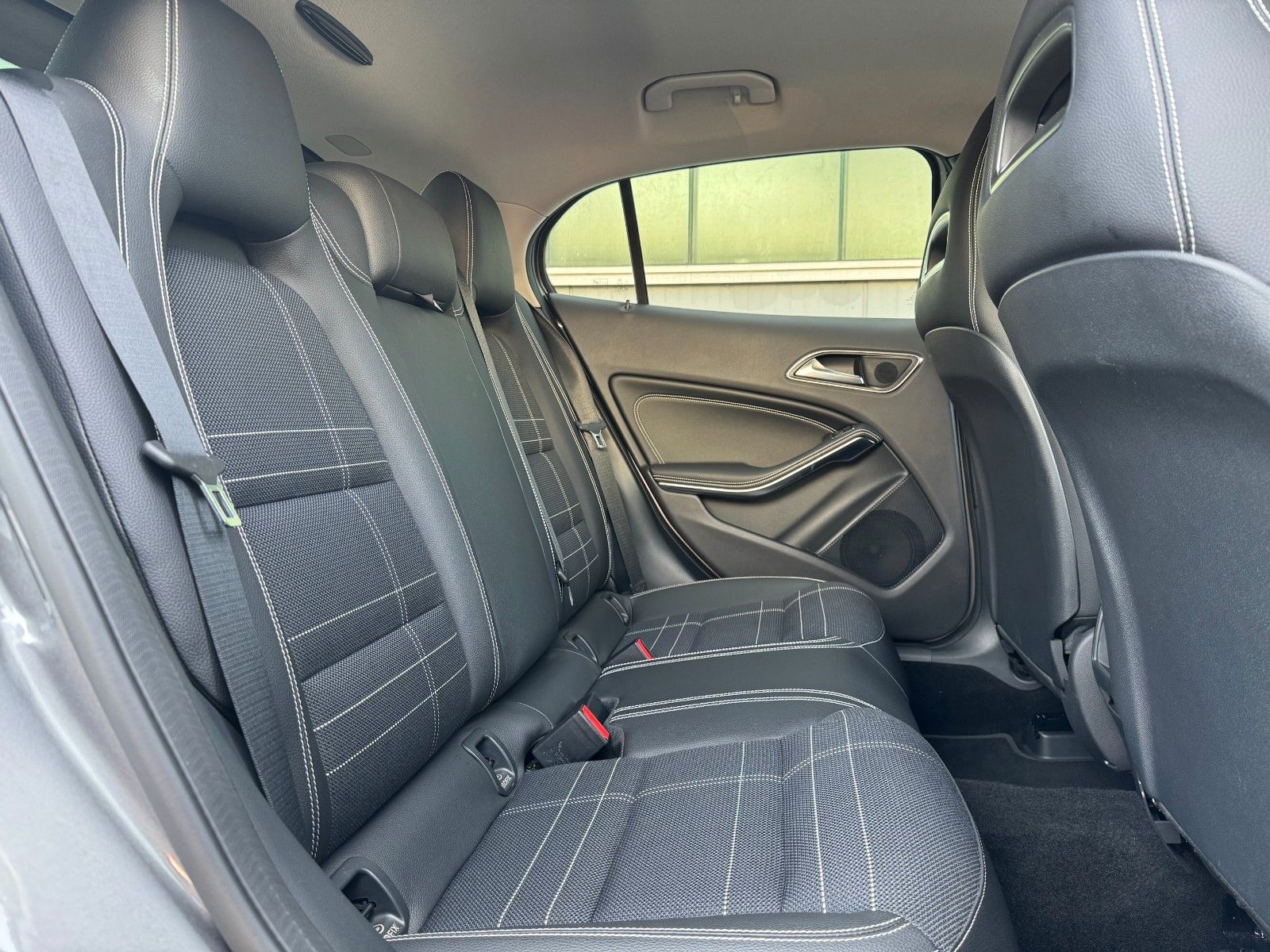 Fahrzeugabbildung Mercedes-Benz GLA 180 Urban-Score *XENON|NIGHT|NAVI|SHZ*