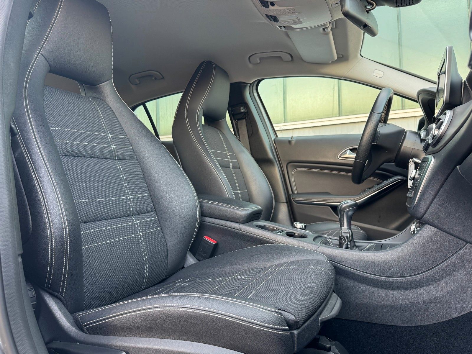 Fahrzeugabbildung Mercedes-Benz GLA 180 Urban-Score *XENON|NIGHT|NAVI|SHZ*