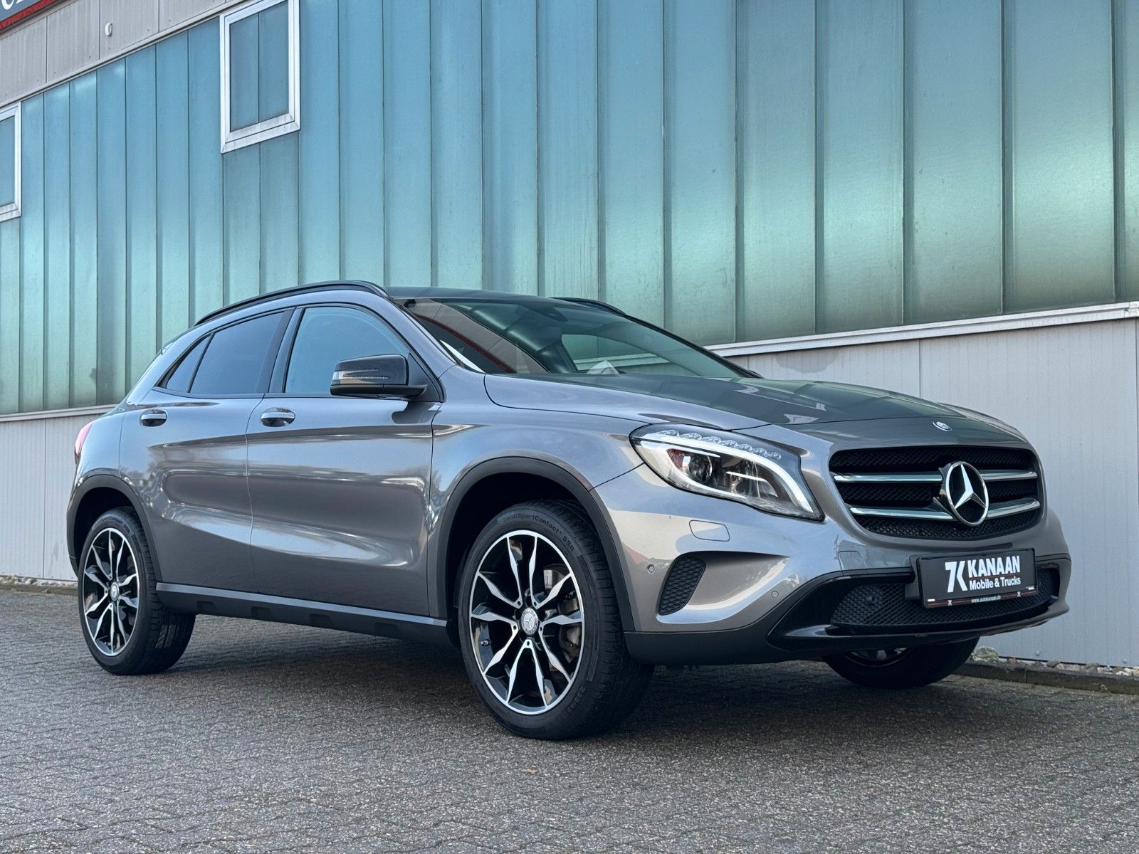 Fahrzeugabbildung Mercedes-Benz GLA 180 Urban-Score *XENON|NIGHT|NAVI|SHZ*