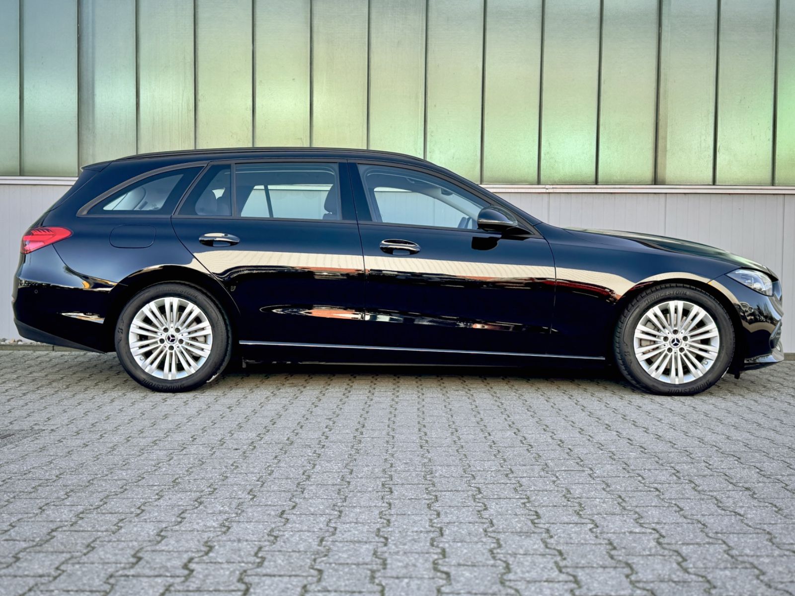 Fahrzeugabbildung Mercedes-Benz C 220 T d 4Matic *9G|NAVI|CAM|LED*