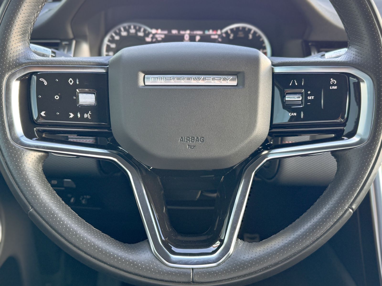 Fahrzeugabbildung Land Rover Discovery Sport D165 AWD R-Dynamic*STANDHEIZUNG*