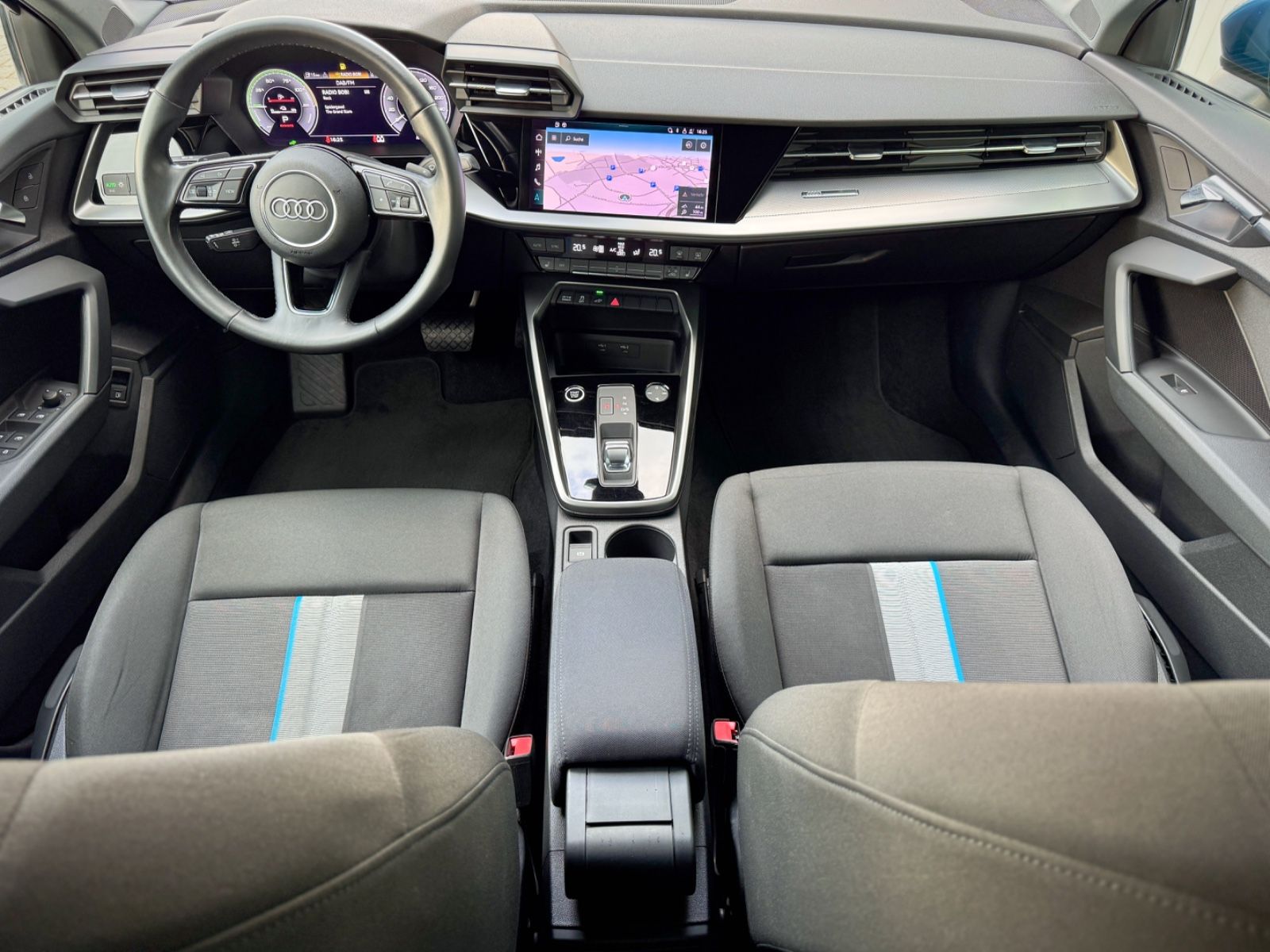 Fahrzeugabbildung Audi A3 Sportback 40 1.4TFSI e Advanced*NAVI|CARPLAY*