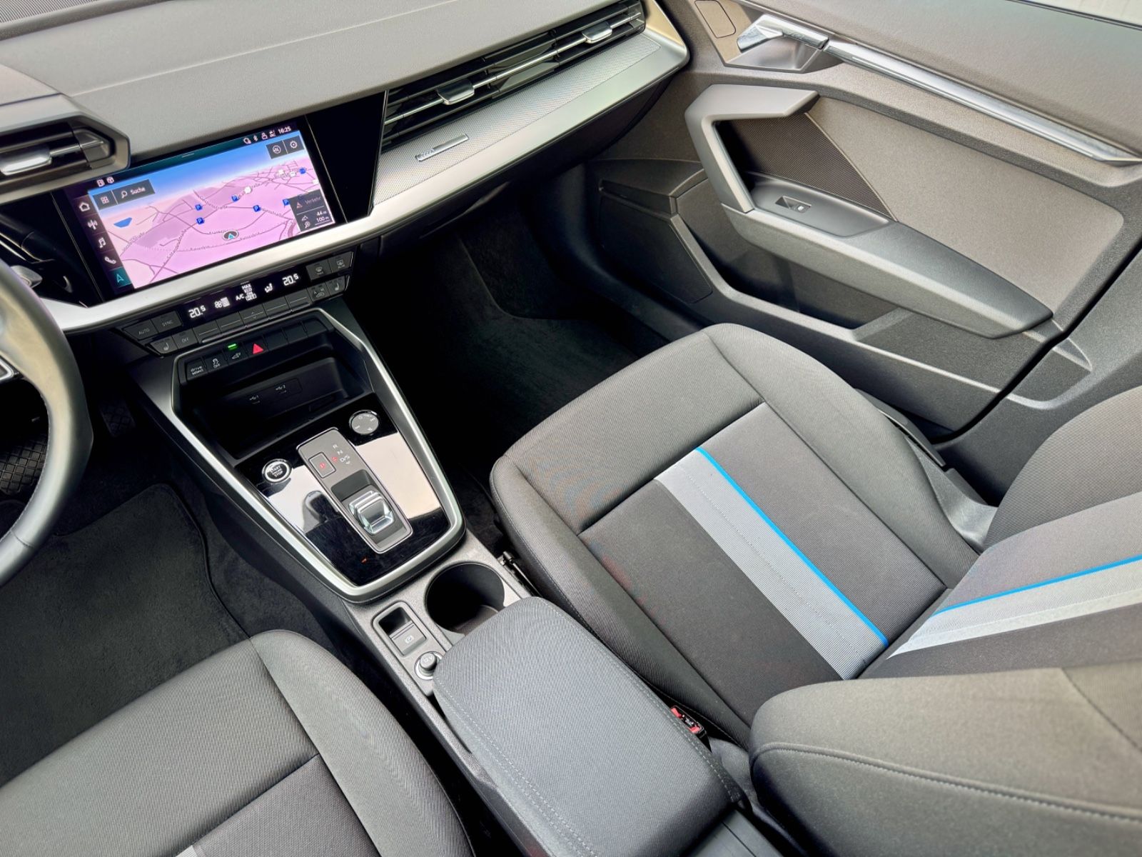 Fahrzeugabbildung Audi A3 Sportback 40 1.4TFSI e Advanced*NAVI|CARPLAY*