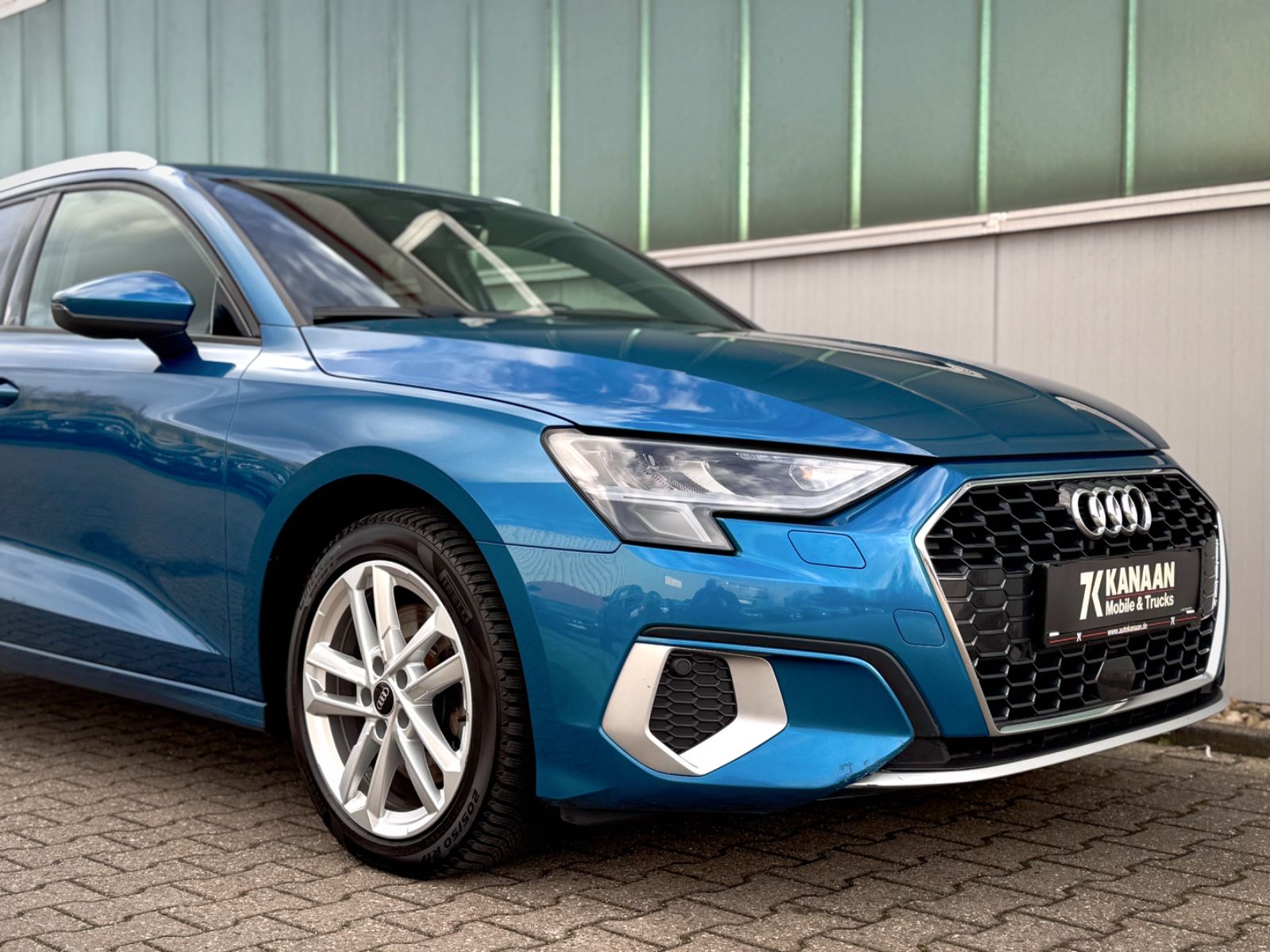 Fahrzeugabbildung Audi A3 Sportback 40 1.4TFSI e Advanced*NAVI|CARPLAY*