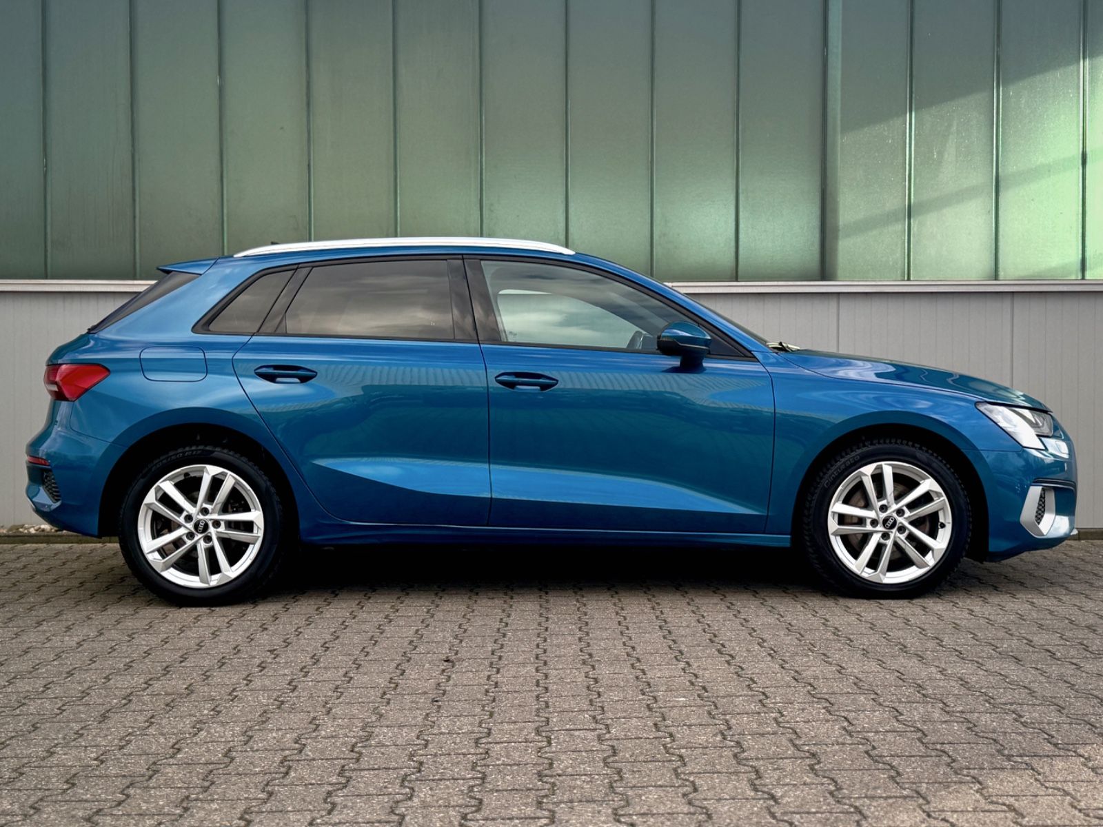 Fahrzeugabbildung Audi A3 Sportback 40 1.4TFSI e Advanced*NAVI|CARPLAY*