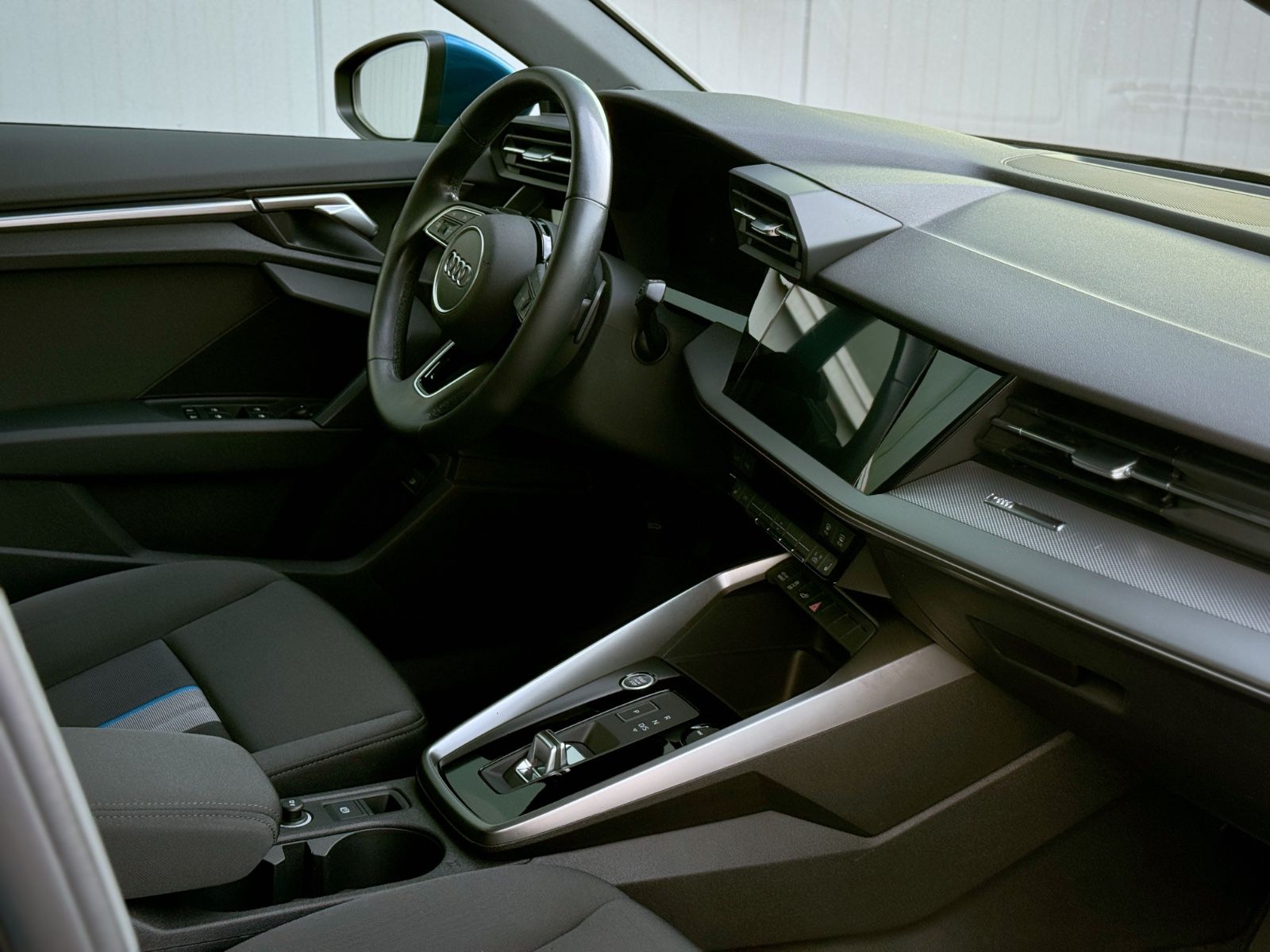 Fahrzeugabbildung Audi A3 Sportback 40 1.4TFSI e Advanced*NAVI|CARPLAY*