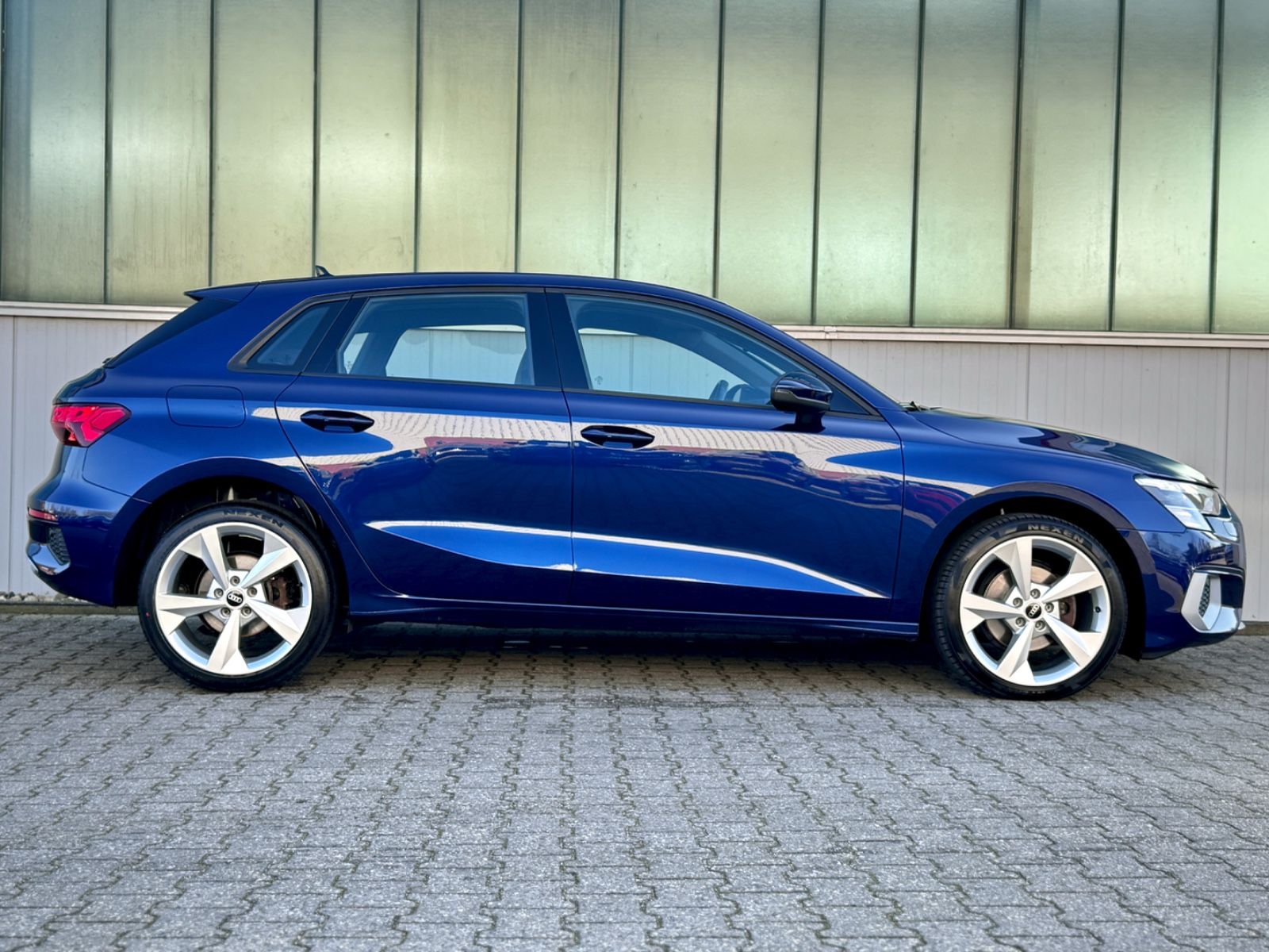 Fahrzeugabbildung Audi A3 Sportback 35 TDI Advanced *NAVI|PDC|TEL*