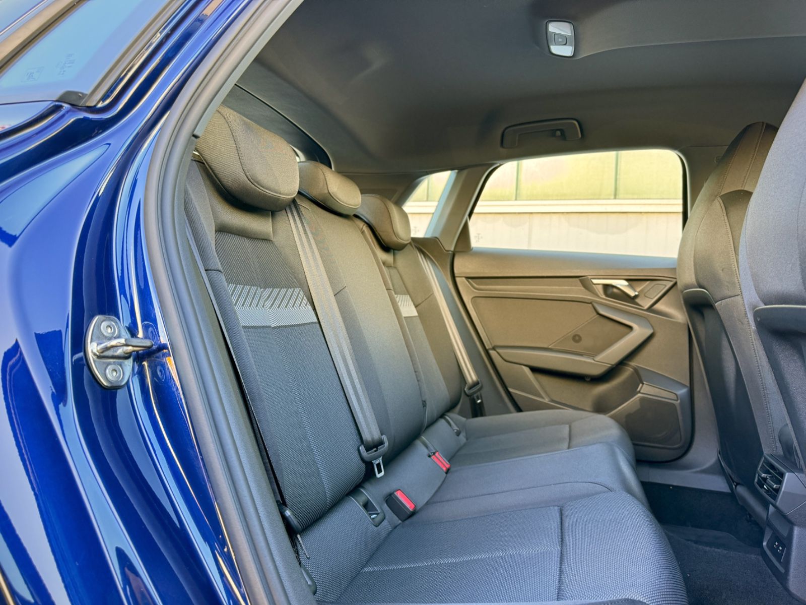 Fahrzeugabbildung Audi A3 Sportback 35 TDI Advanced *NAVI|PDC|TEL*