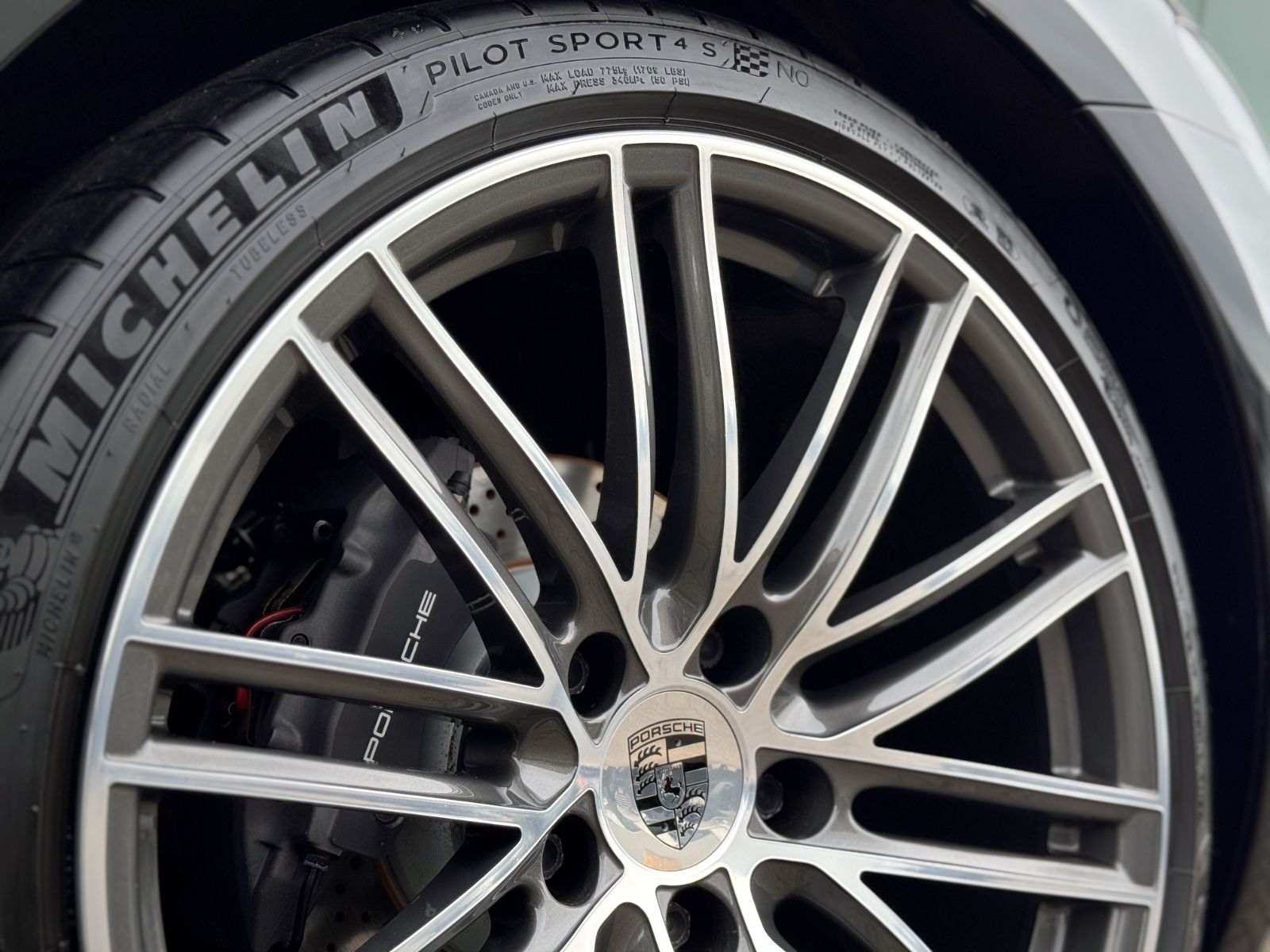 Fahrzeugabbildung Porsche Boxster 718 *BI-XENON|20"ALU|PASM|CAM|BOSE|NAVI*