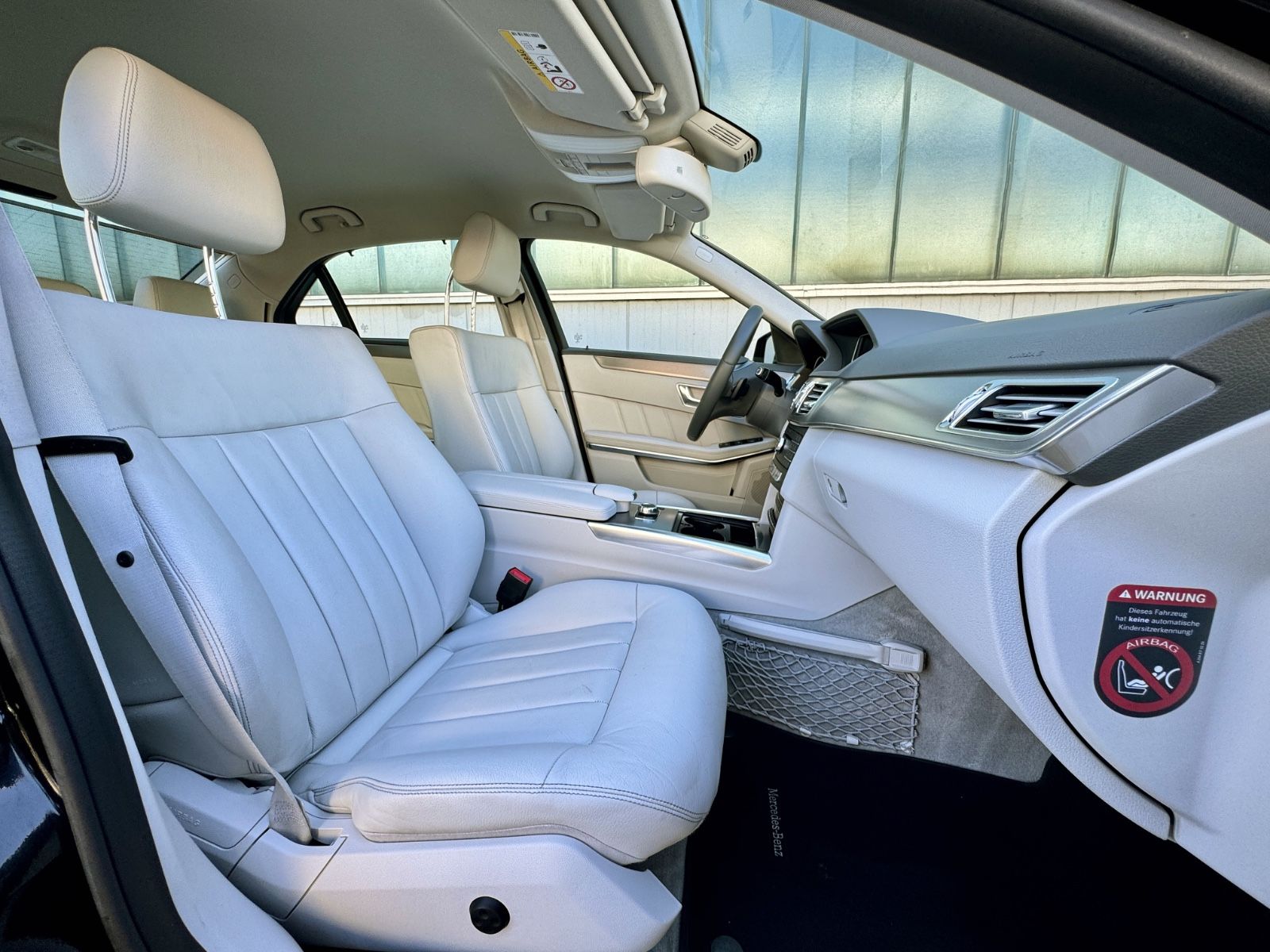 Fahrzeugabbildung Mercedes-Benz E 220d 9G-Tronic BlueTec *1.HAND|LEDER|CAM|NAVI*