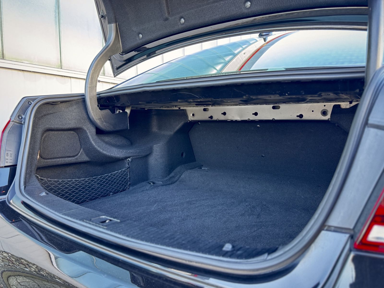 Fahrzeugabbildung Mercedes-Benz E 220d 9G-Tronic BlueTec *1.HAND|LEDER|CAM|NAVI*