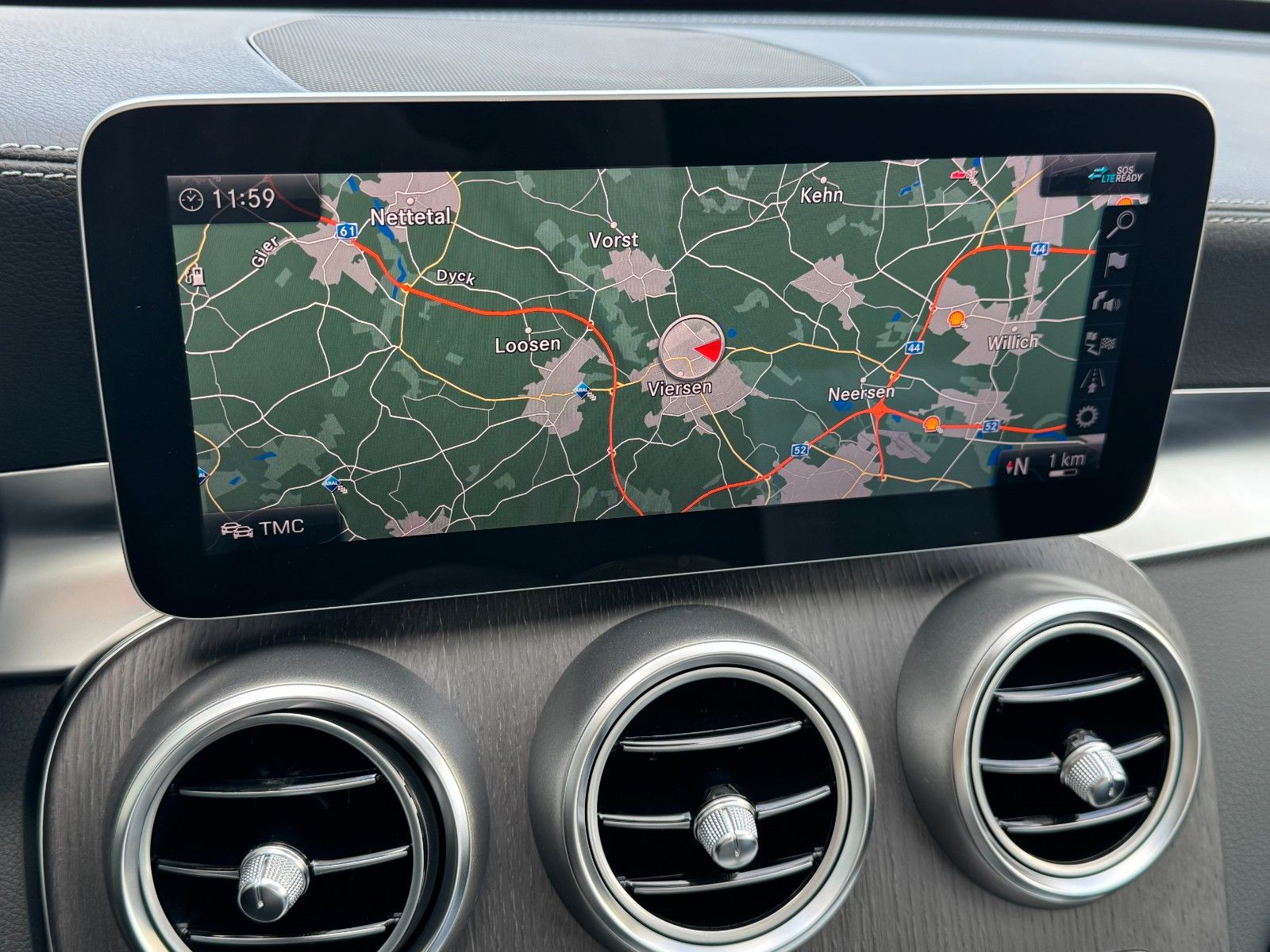 Fahrzeugabbildung Mercedes-Benz C 180 Avantgade Business*STANDHEIZUNG|NAVI|PANO*