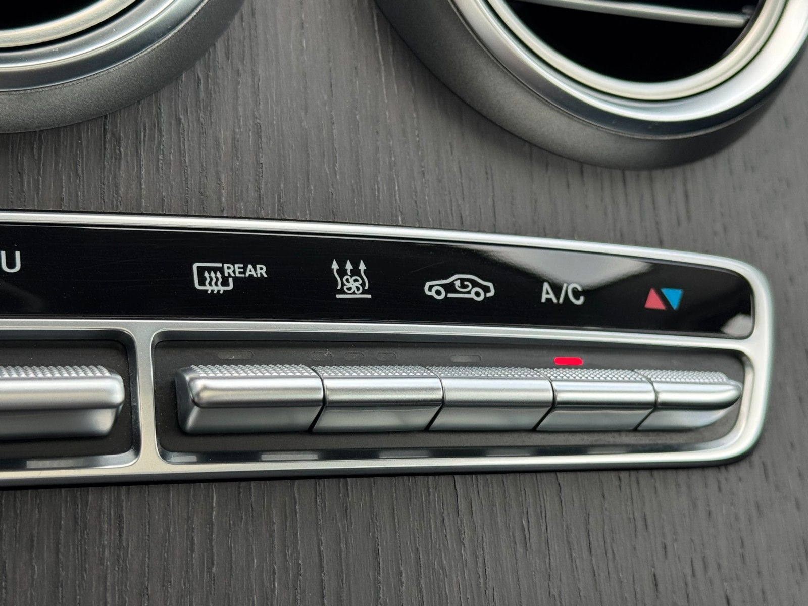 Fahrzeugabbildung Mercedes-Benz C 180 Avantgade Business*STANDHEIZUNG|NAVI|PANO*