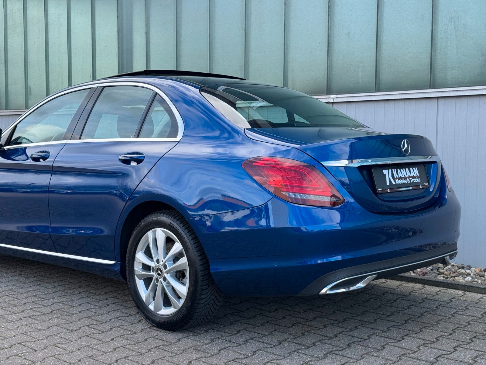 Fahrzeugabbildung Mercedes-Benz C 180 Avantgade Business*STANDHEIZUNG|NAVI|PANO*