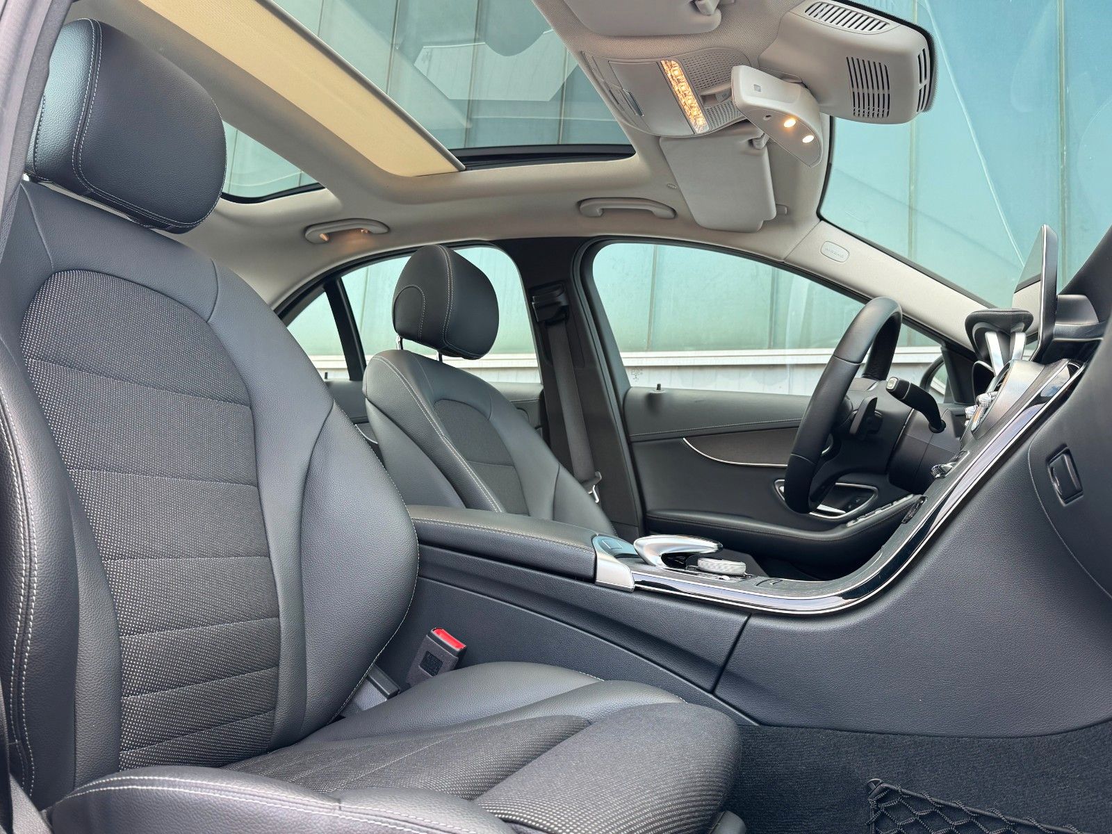 Fahrzeugabbildung Mercedes-Benz C 180 Avantgade Business*STANDHEIZUNG|NAVI|PANO*