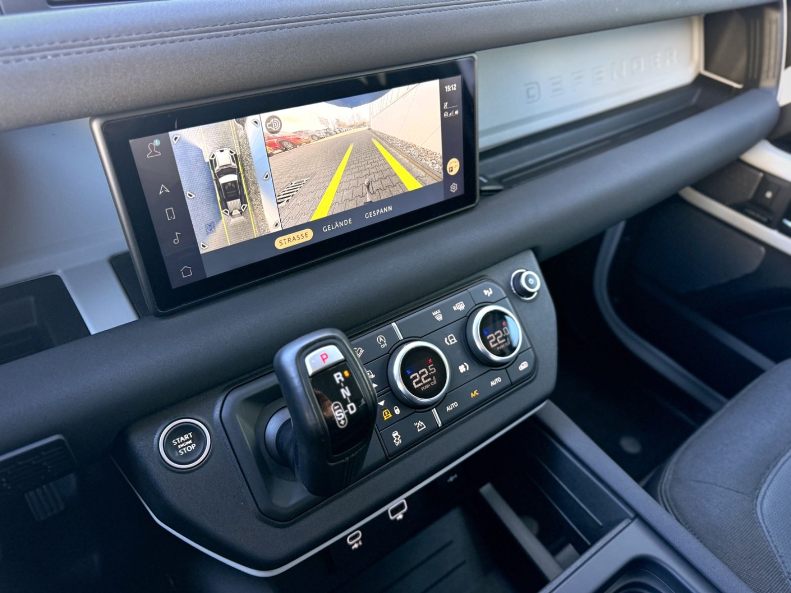 Fahrzeugabbildung Land Rover Defender 110 D240 AWD SE *AHK|OFF-ROAD-PACK|LED*