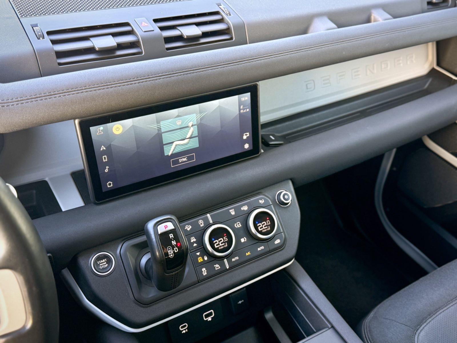 Fahrzeugabbildung Land Rover Defender 110 D240 AWD SE *AHK|OFF-ROAD-PACK|LED*