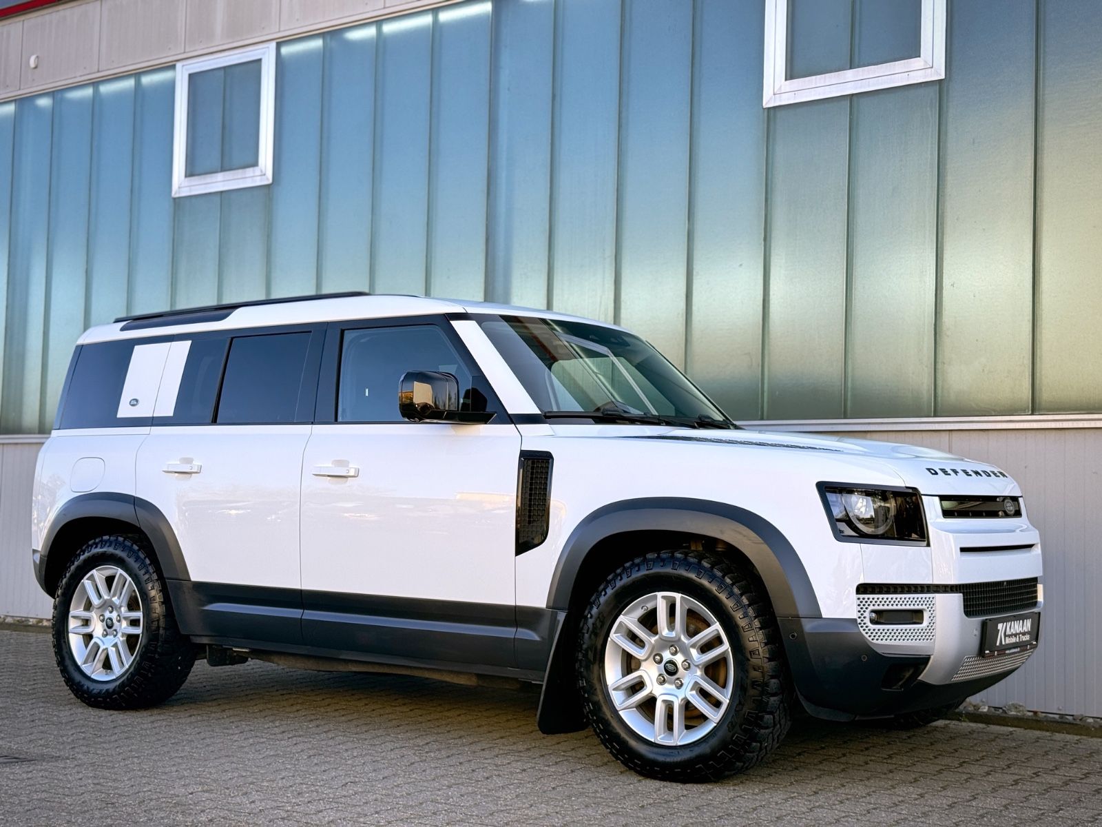 Fahrzeugabbildung Land Rover Defender 110 D240 AWD SE *AHK|OFF-ROAD-PACK|LED*