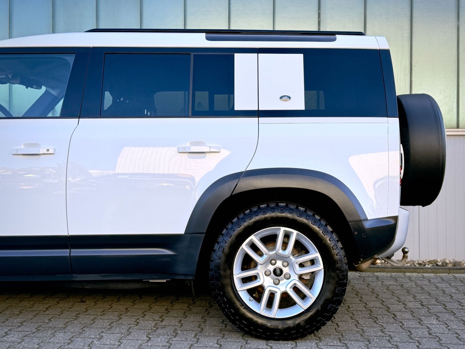 Fahrzeugabbildung Land Rover Defender 110 D240 AWD SE *AHK|OFF-ROAD-PACK|LED*