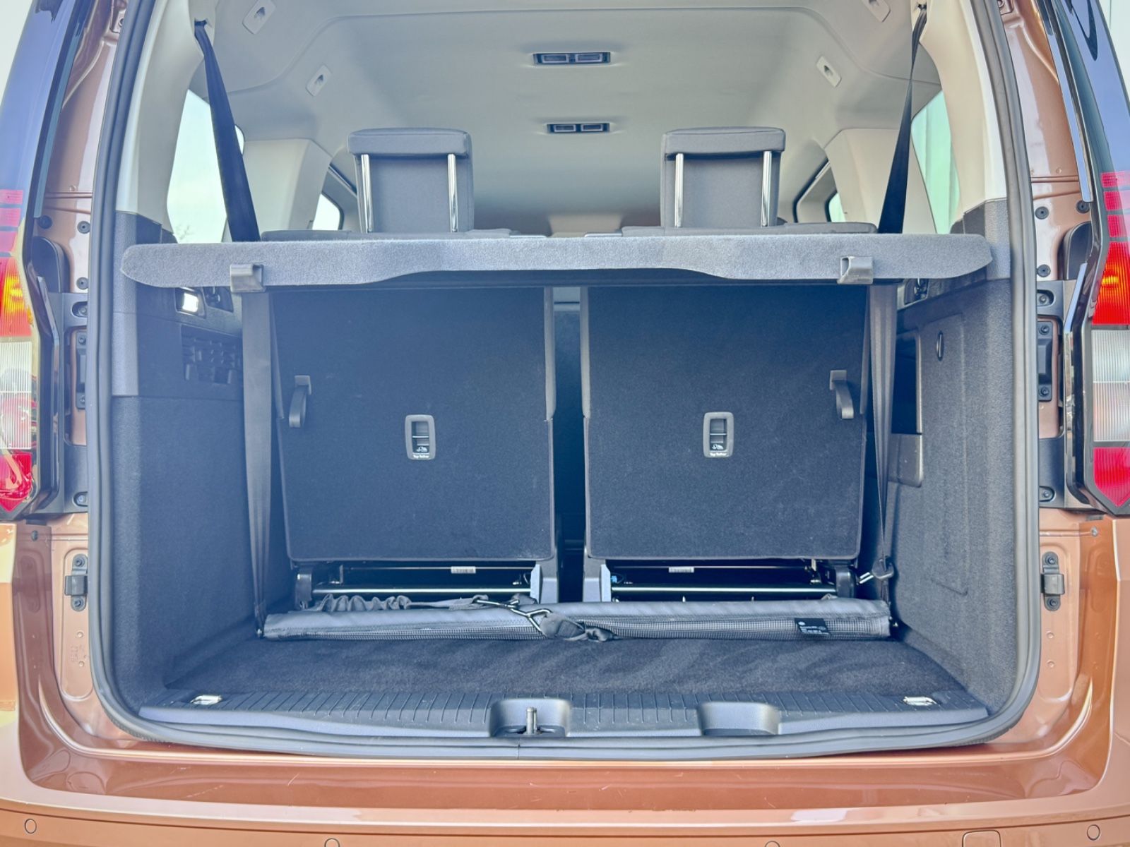 Fahrzeugabbildung Volkswagen Caddy Maxi 2.0TDI Life Maxi*7-SITZER|NAV|ACC|LED