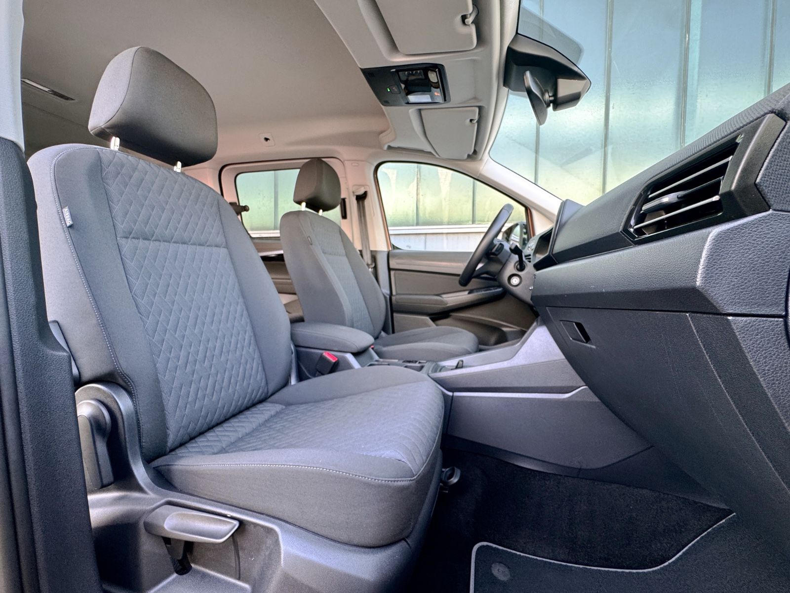 Fahrzeugabbildung Volkswagen Caddy Maxi 2.0TDI Life Maxi*7-SITZER|NAV|ACC|LED