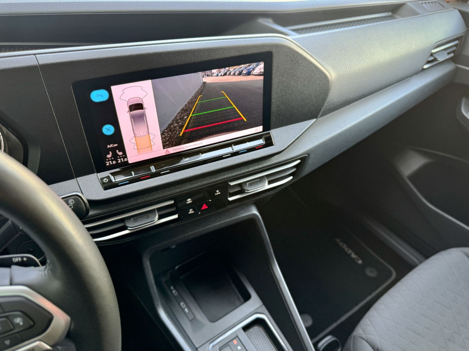 Fahrzeugabbildung Volkswagen Caddy Maxi 2.0TDI Life Maxi*7-SITZER|NAV|ACC|LED