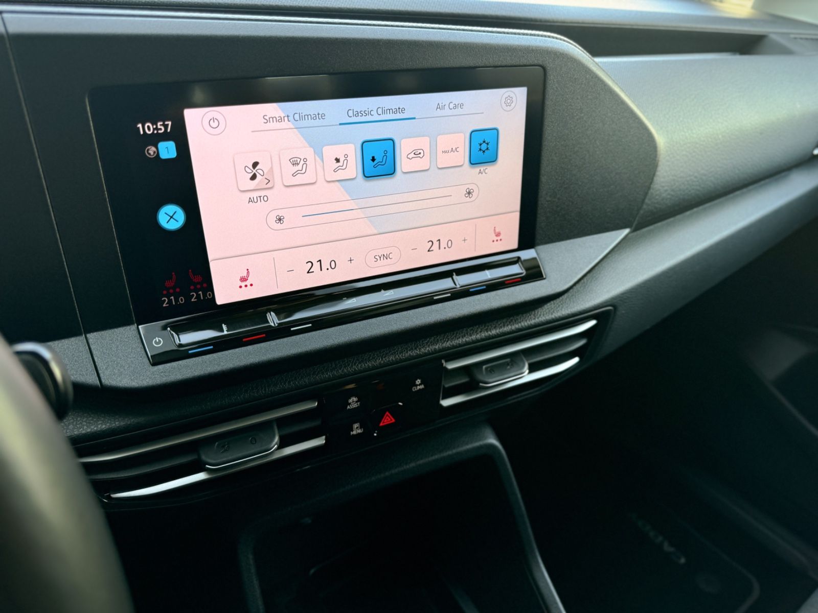 Fahrzeugabbildung Volkswagen Caddy Maxi 2.0TDI Life Maxi*7-SITZER|NAV|ACC|LED