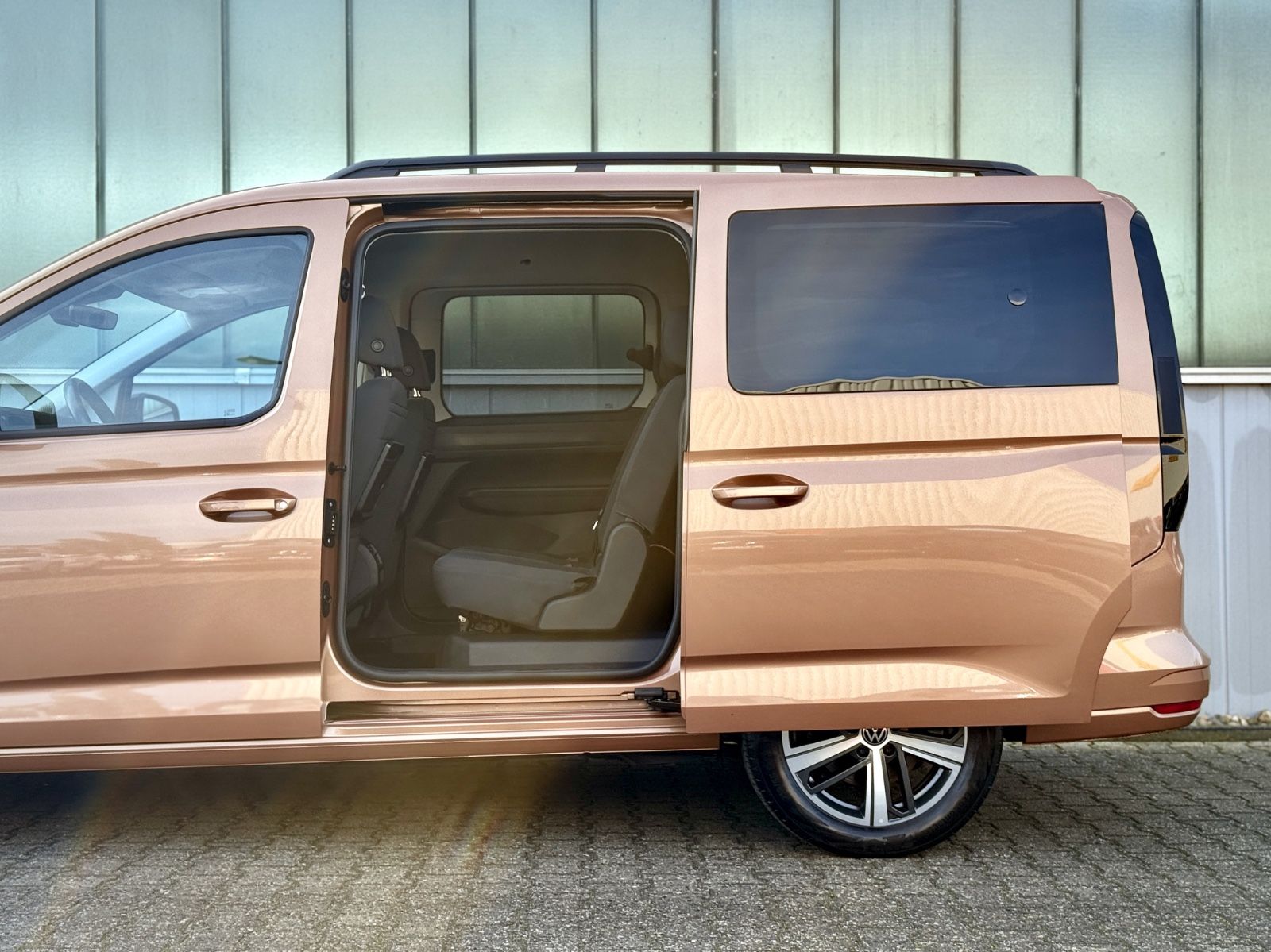 Fahrzeugabbildung Volkswagen Caddy Maxi 2.0TDI Life Maxi*7-SITZER|NAV|ACC|LED