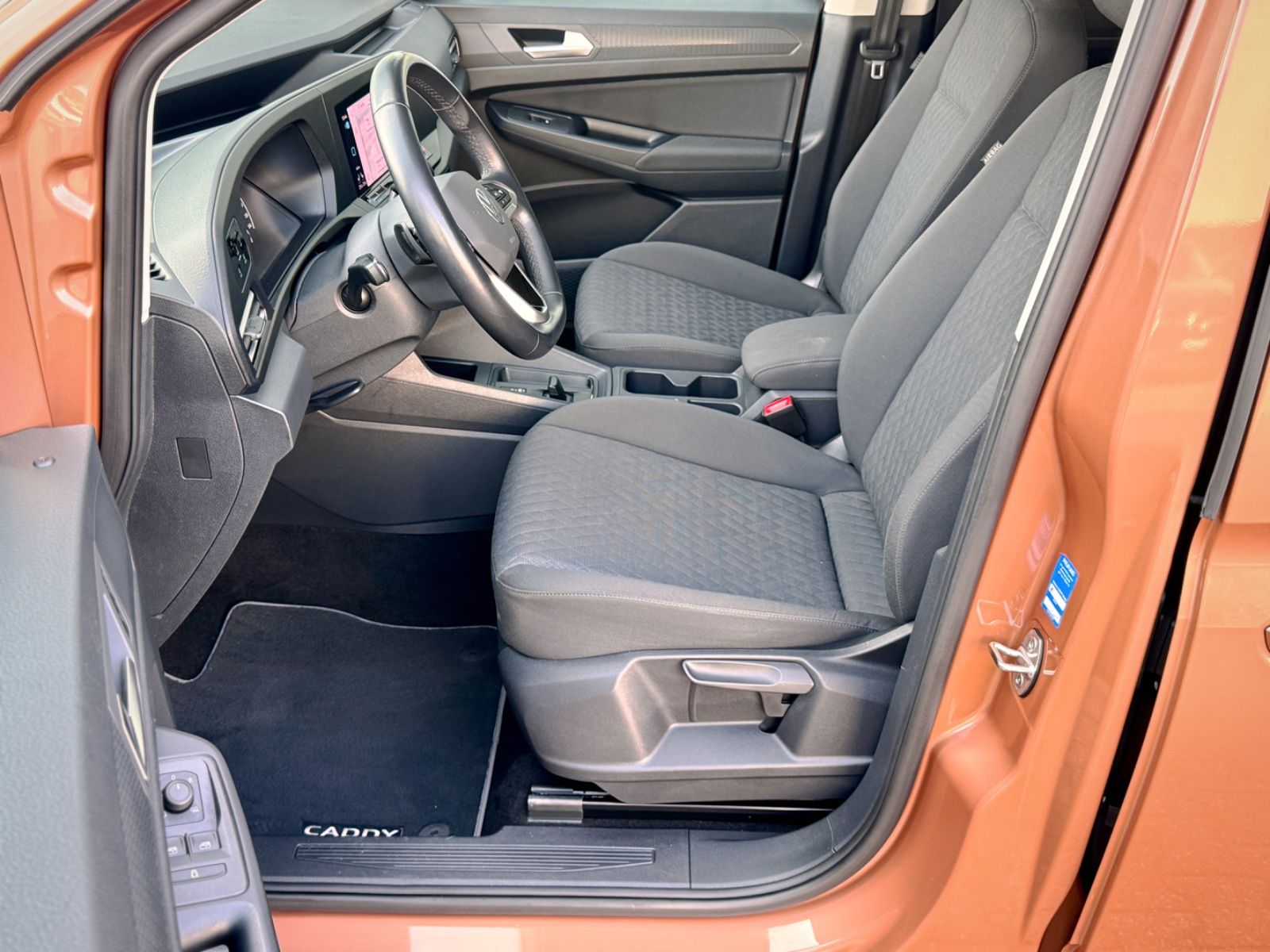 Fahrzeugabbildung Volkswagen Caddy Maxi 2.0TDI Life Maxi*7-SITZER|NAV|ACC|LED