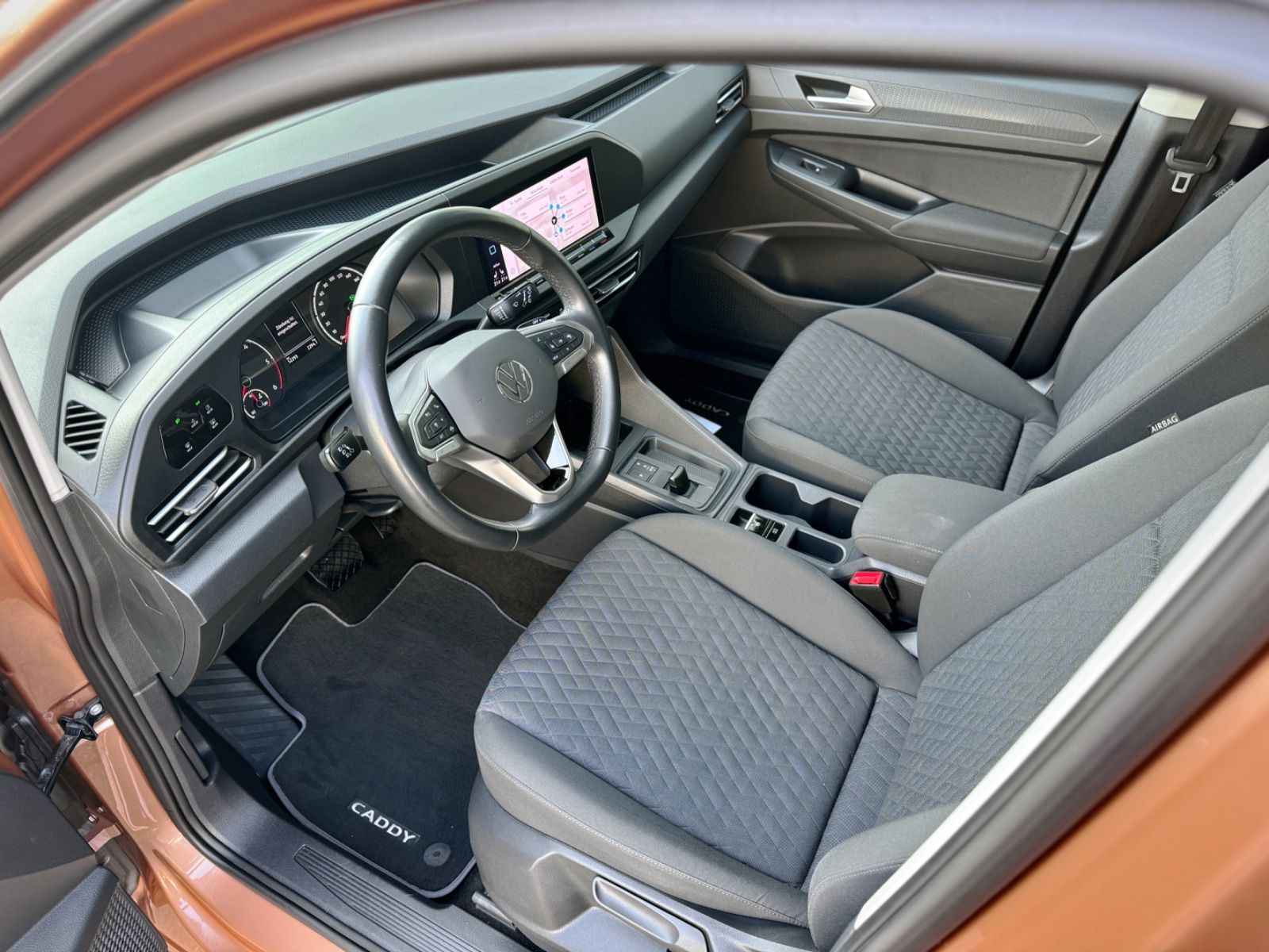 Fahrzeugabbildung Volkswagen Caddy Maxi 2.0TDI Life Maxi*7-SITZER|NAV|ACC|LED