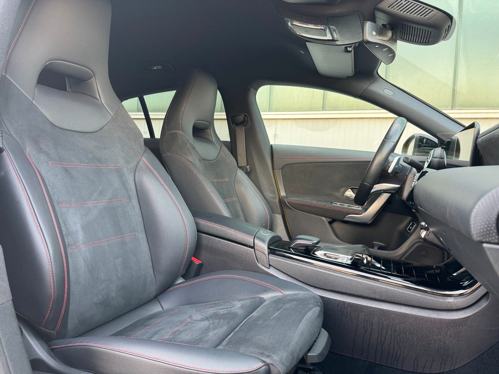 Fahrzeugabbildung Mercedes-Benz CLA 180 7G-DCT Shooting Brake AMG-LINE*LED|NAVI*