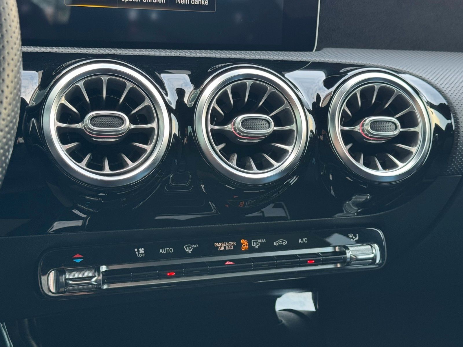 Fahrzeugabbildung Mercedes-Benz CLA 180 7G-DCT Shooting Brake AMG-LINE*LED|NAVI*