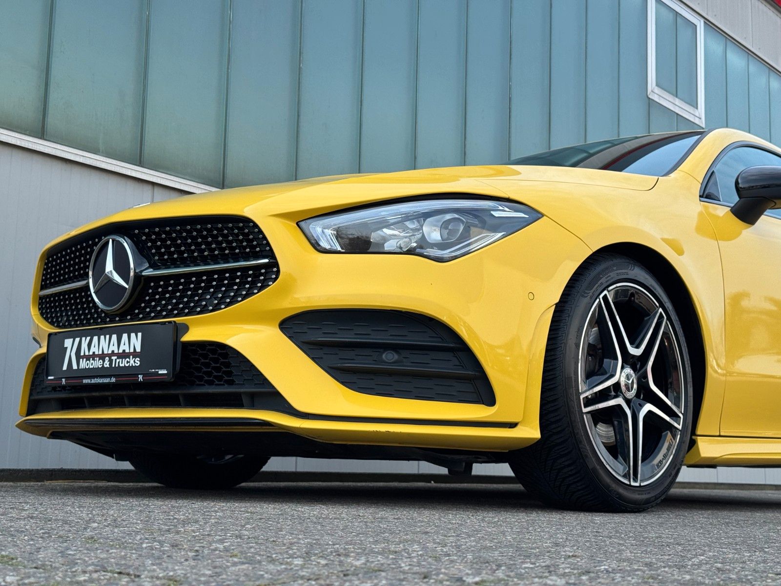 Fahrzeugabbildung Mercedes-Benz CLA 180 7G-DCT Shooting Brake AMG-LINE*LED|NAVI*