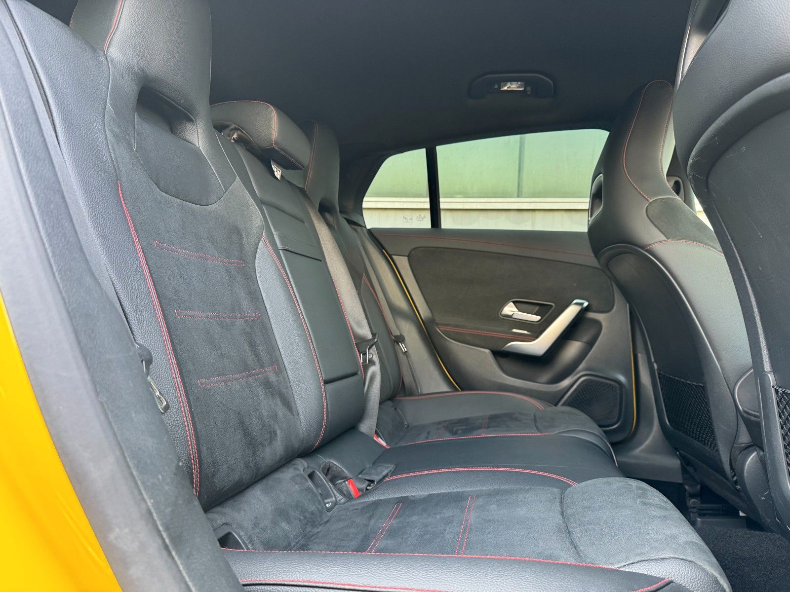 Fahrzeugabbildung Mercedes-Benz CLA 180 7G-DCT Shooting Brake AMG-LINE*LED|NAVI*