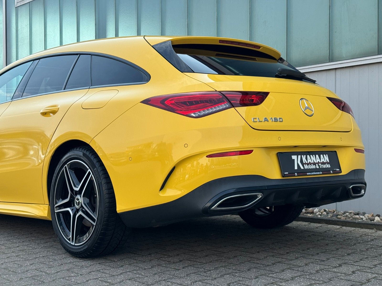 Fahrzeugabbildung Mercedes-Benz CLA 180 7G-DCT Shooting Brake AMG-LINE*LED|NAVI*