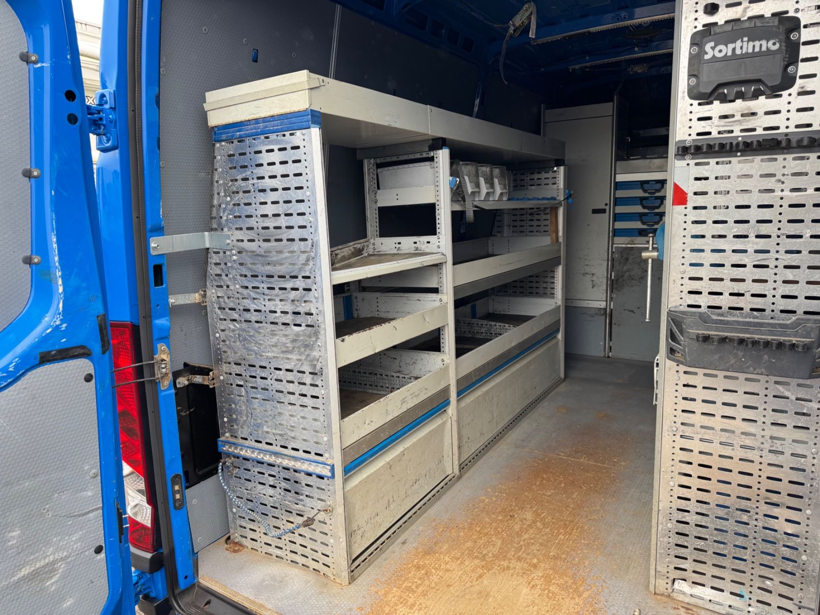 Fahrzeugabbildung Iveco Daily Kasten 50 C 170 Werkstattwagen SORTIMO