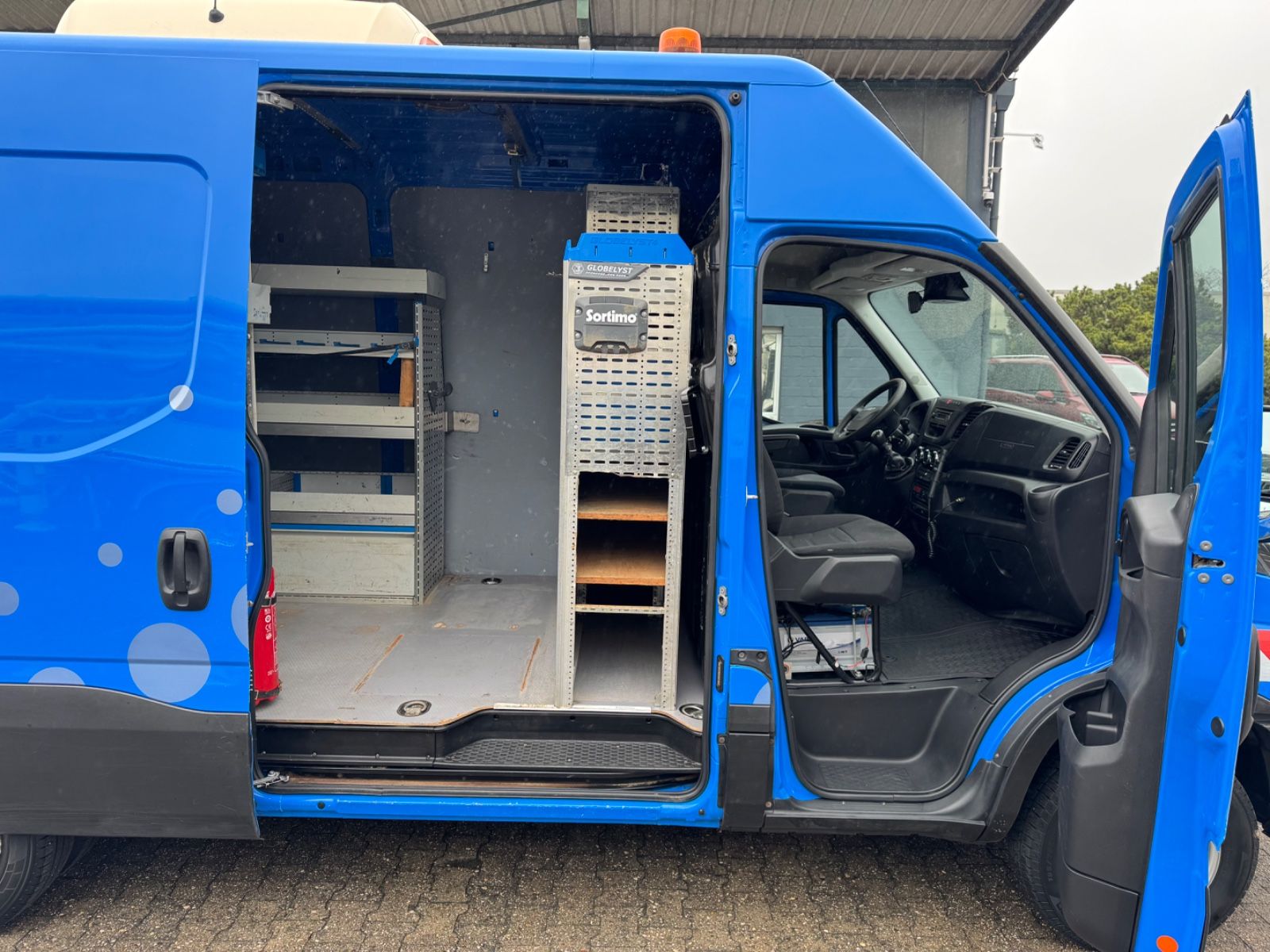 Fahrzeugabbildung Iveco Daily Kasten 50 C 170 Werkstattwagen SORTIMO